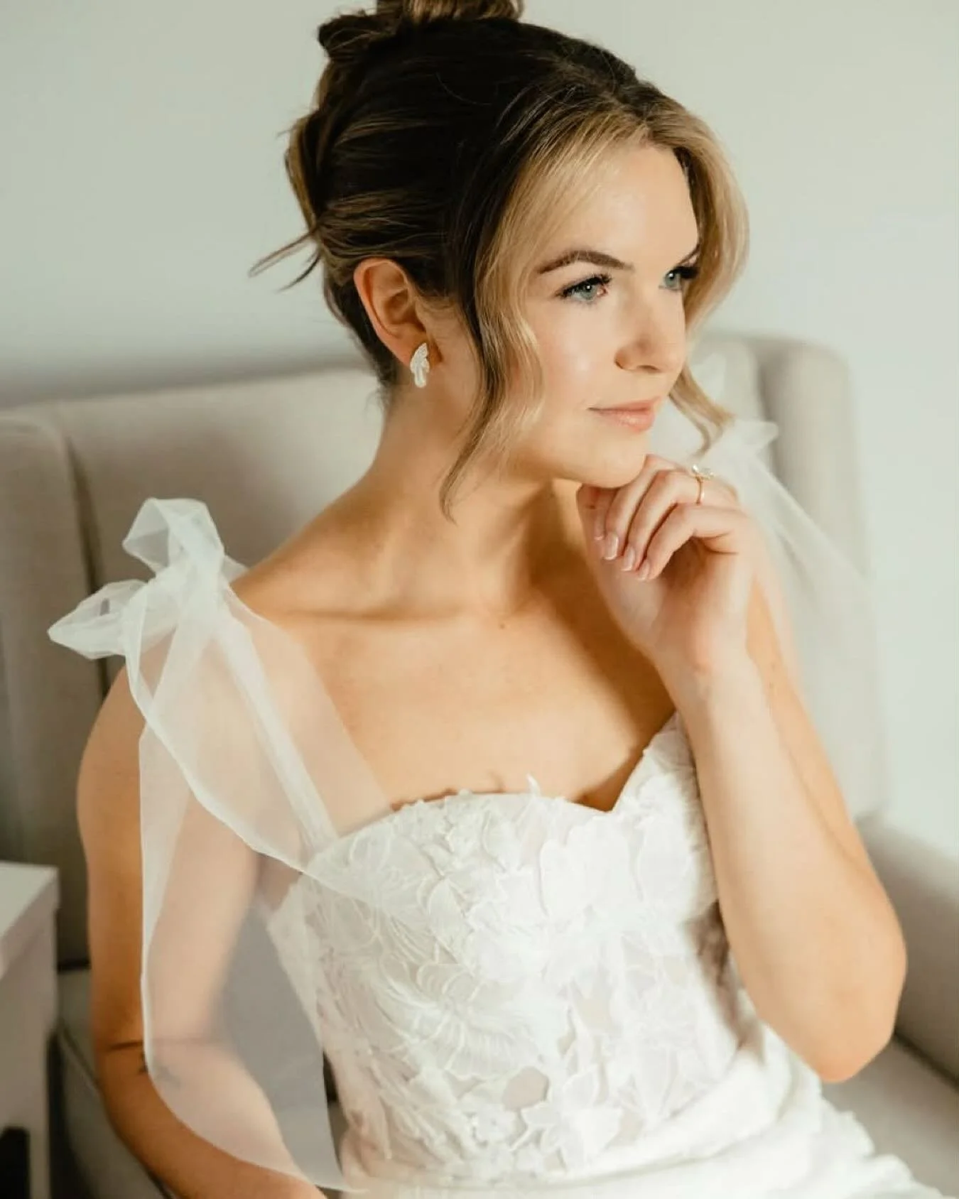 Veil Beauty Bride Madeleine 🤍
Hair by @ejbhairartistry 
Makeup by @kerrislaineyarmuch 
Photographer @amandamariephoto_