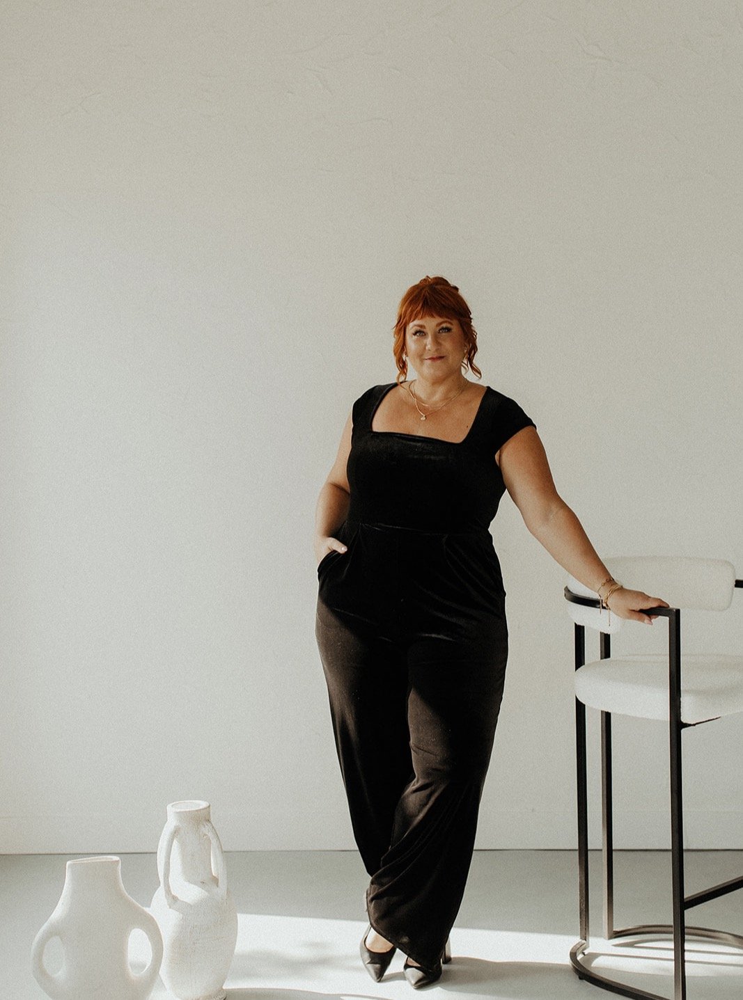 Meet Jill - With 15+ years of experience from styled shoots to Vancouver&rsquo;s film industry &mdash; she&rsquo;s done it all. Specializing in timeless, vintage-inspired styles, Jill loves collaborating with her brides to create effortlessly beautif