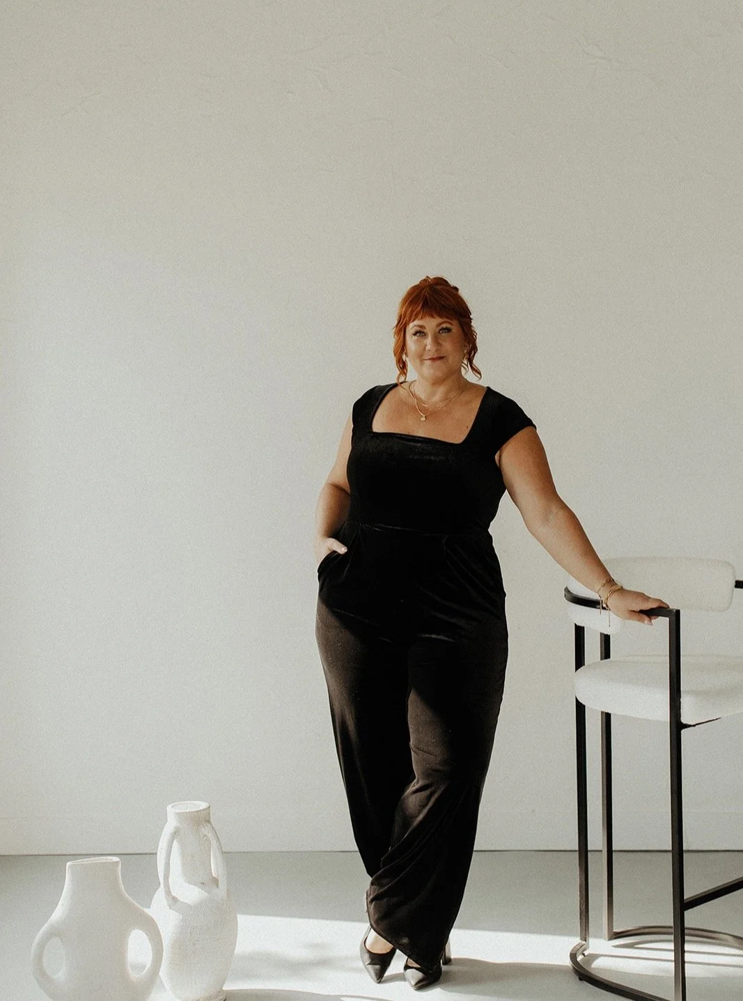 Meet Jill - With 15+ years of experience from styled shoots to Vancouver&rsquo;s film industry &mdash; she&rsquo;s done it all. Specializing in timeless, vintage-inspired styles, Jill loves collaborating with her brides to create effortlessly beautif