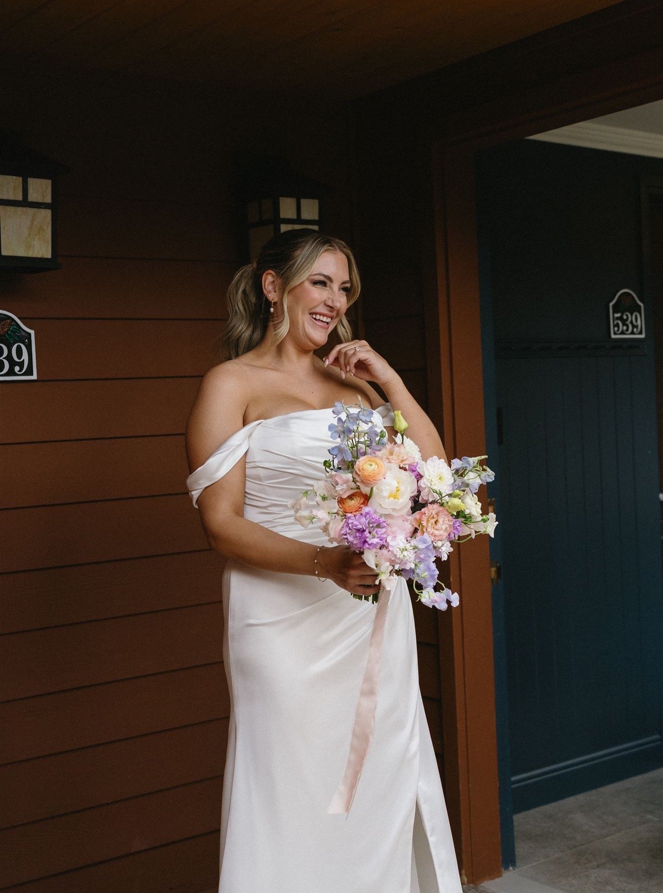 The big reveal to your best girls? Just as magical as that first look with your future husband. Your hype squad brings the energy, the tears, and ALL the love for your very first reveal moment!