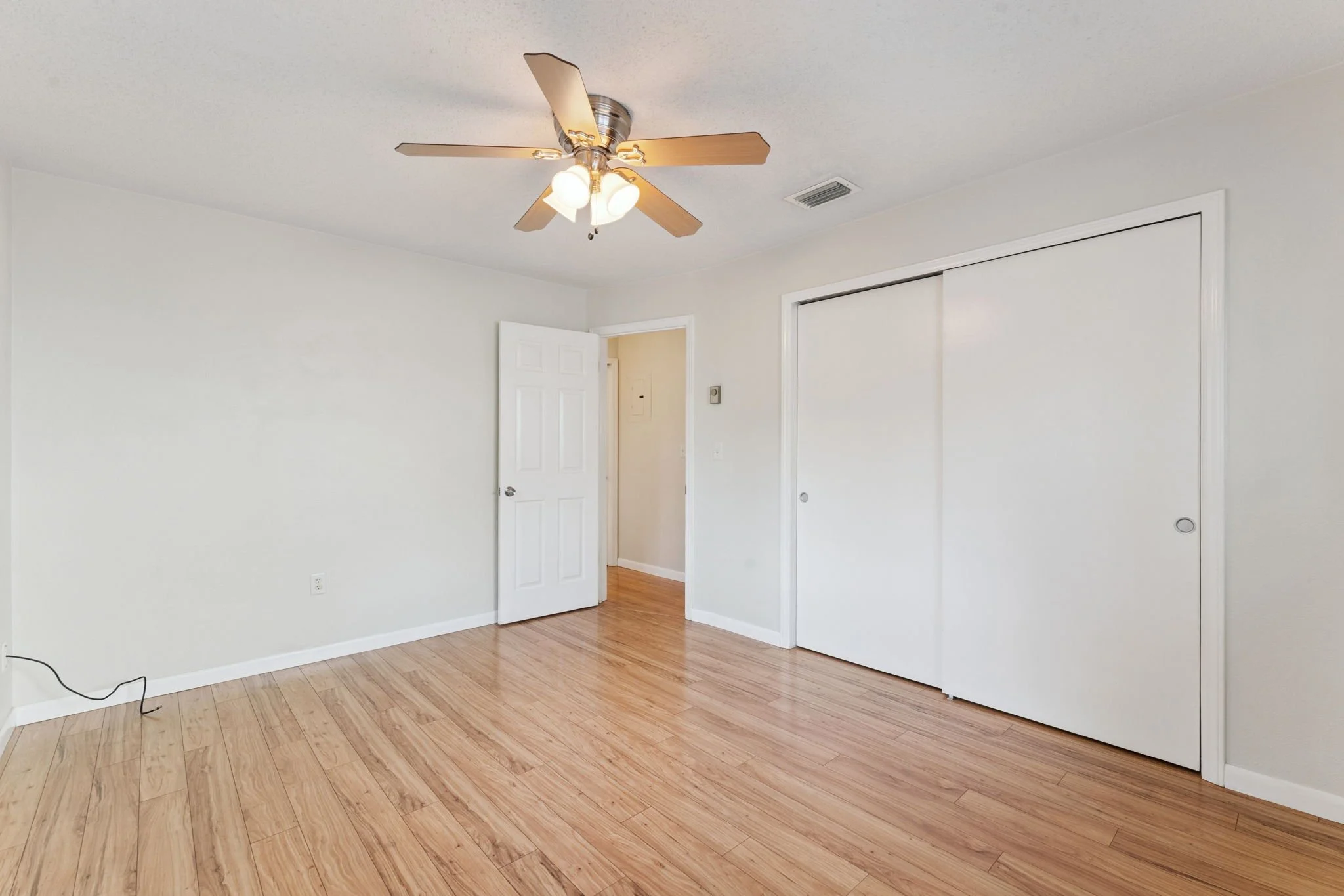 12-web-or-mls-1500_&_1502_Nebraska_St__Orlando__FL_32803_DSC02964.jpg