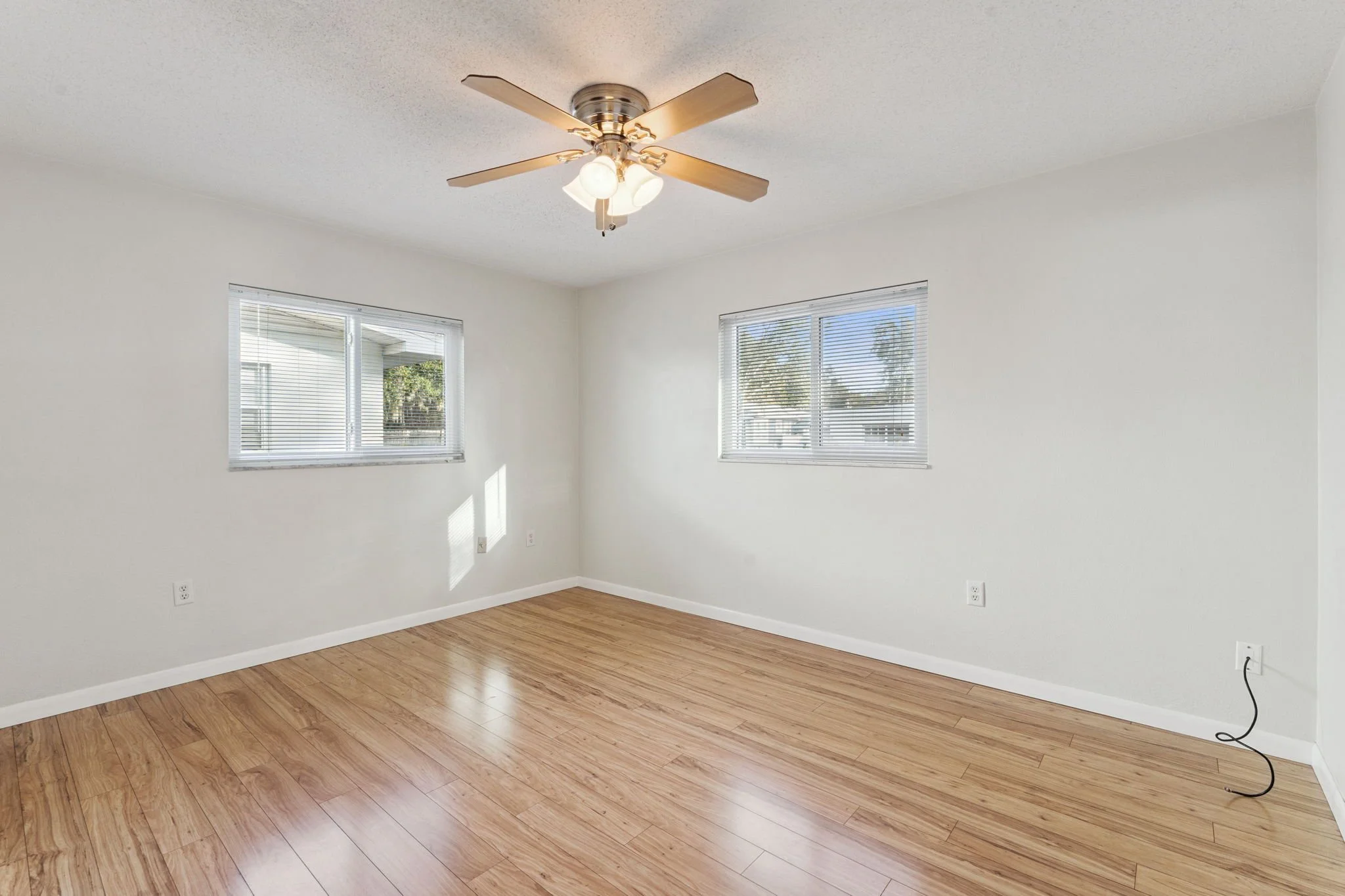 13-web-or-mls-1500_&_1502_Nebraska_St__Orlando__FL_32803_DSC02961.jpg