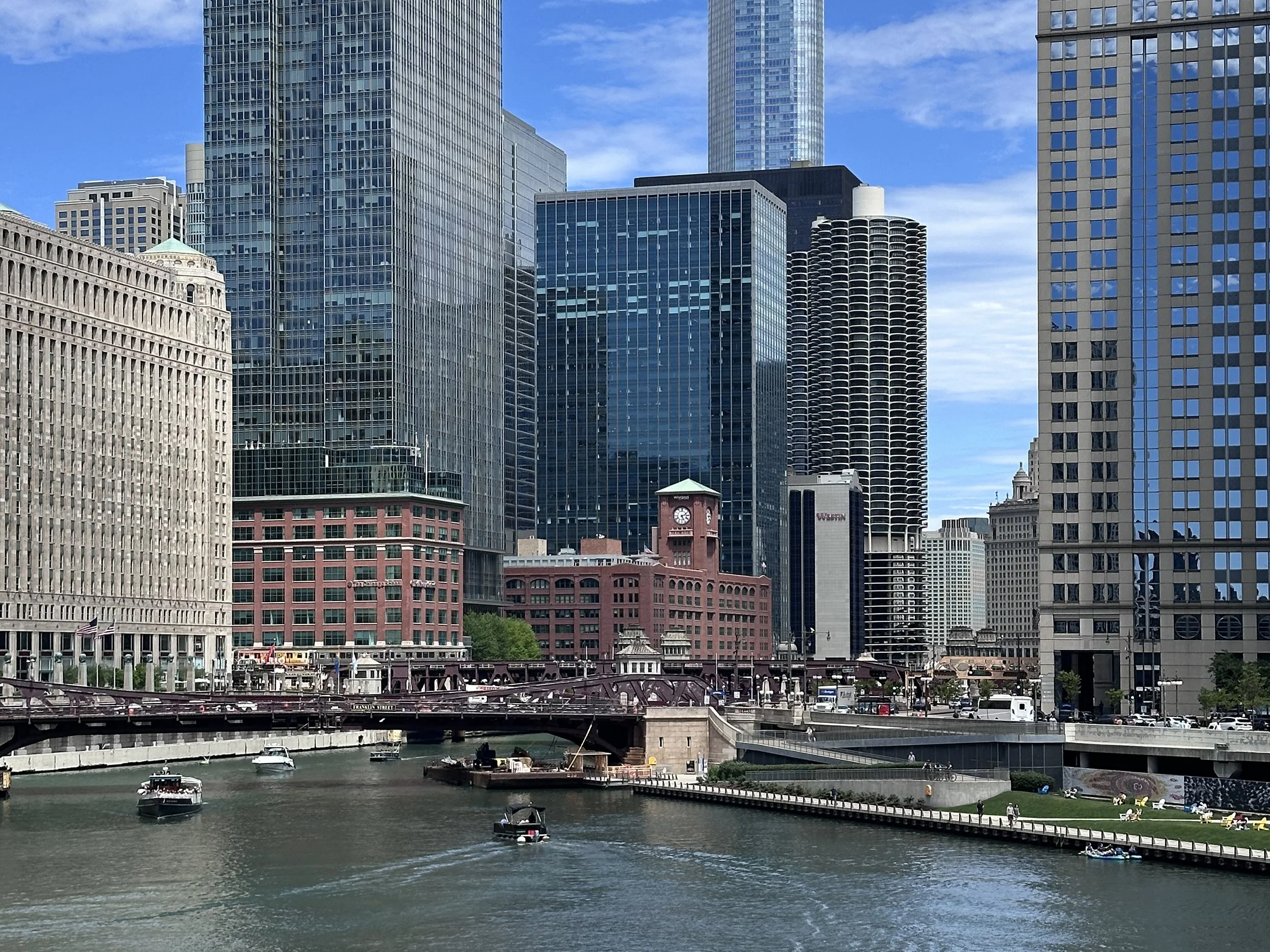 Reading the neighbours: four Chicago towers and the commercial case for contextual design