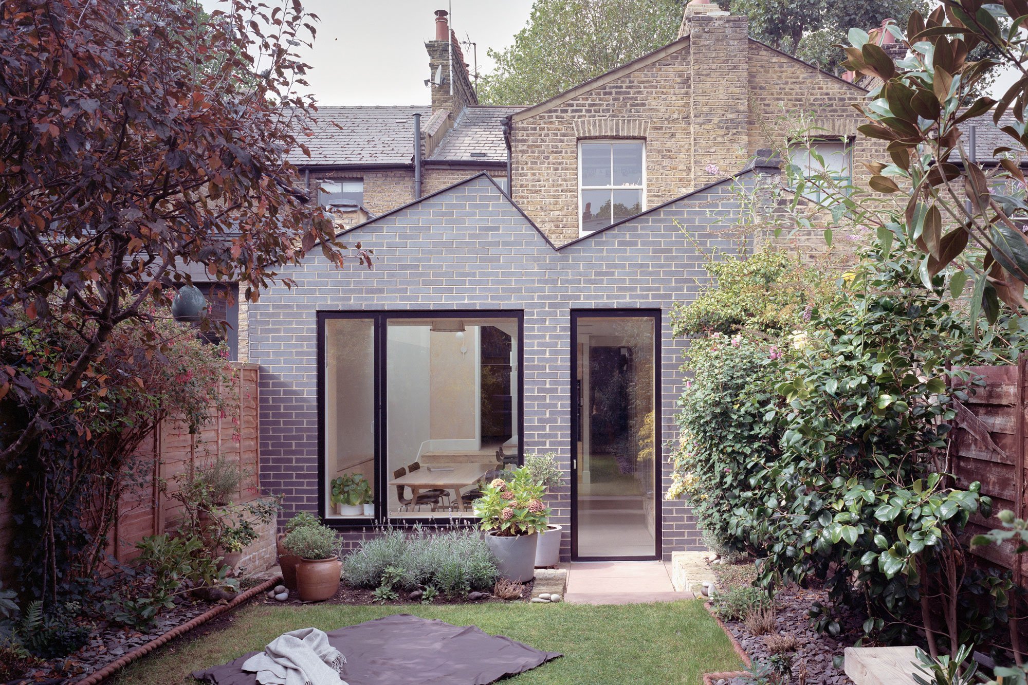 Zig_Zag_House_4SA_Web_©_Henry_Woide__1.jpg