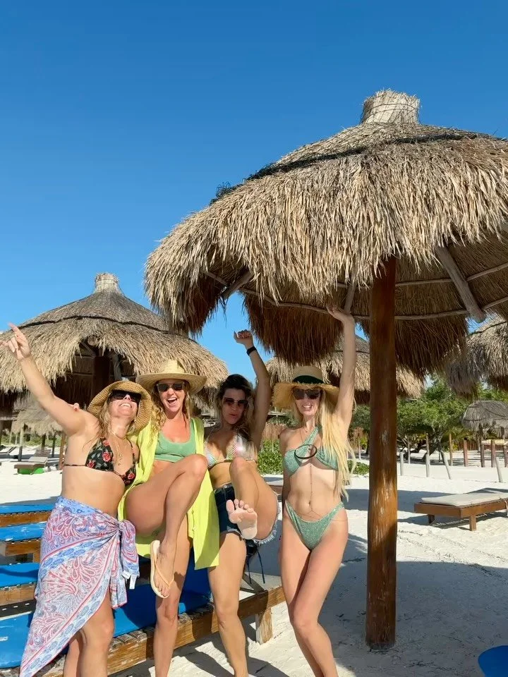 We guarantee a good time ;) Scenes from past Fit &amp; Lit Retreats all over the world. Same fun, different  destination. 💥 Who&rsquo;s interested in a Thanksgiving weekend retreat somewhere awesome!?