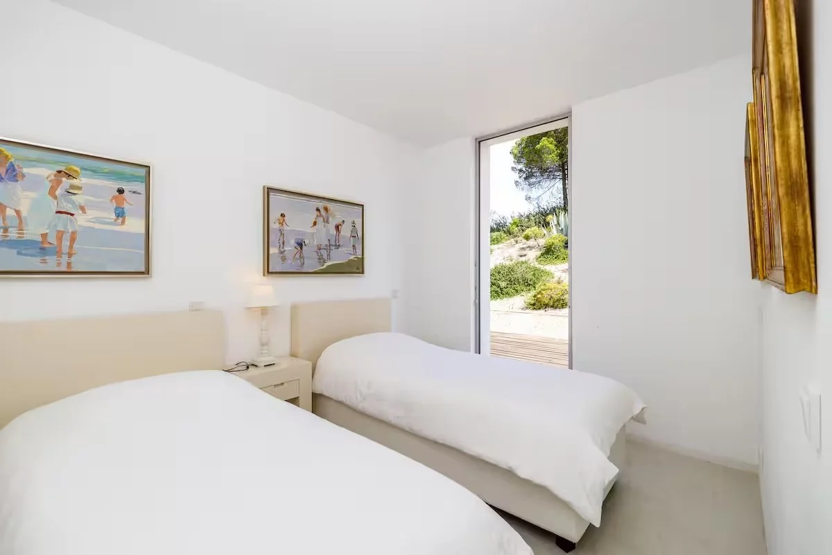 DOUBLE SHARED ROOM