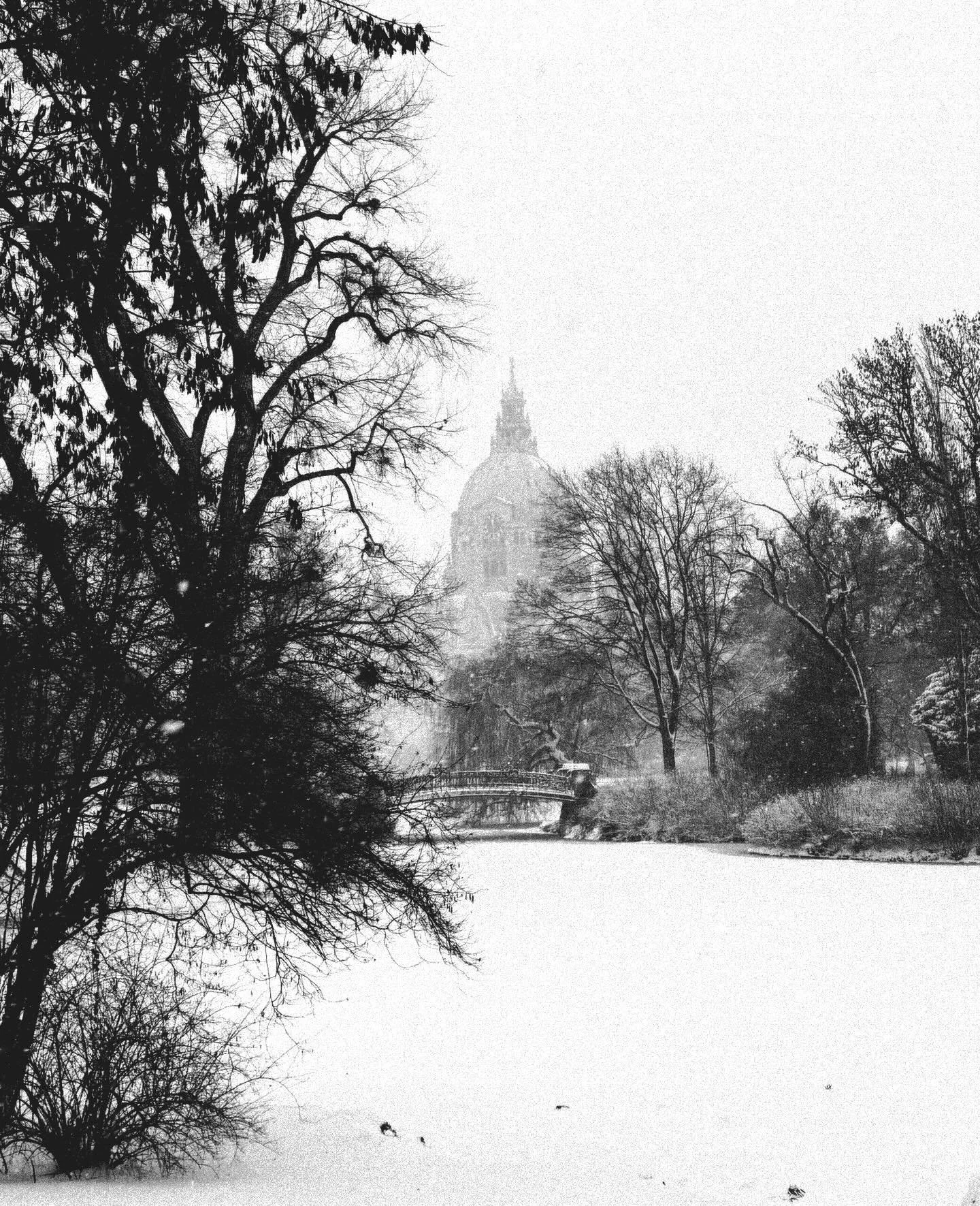 Ice ice babyyyy !!! ❄️☃️ 

(( some recents from winter &amp; a snow storm in Hannover captured on my broken film camera )) 📸

#operasingersofinstagram #mezzosoprano #hannover #winter #snow