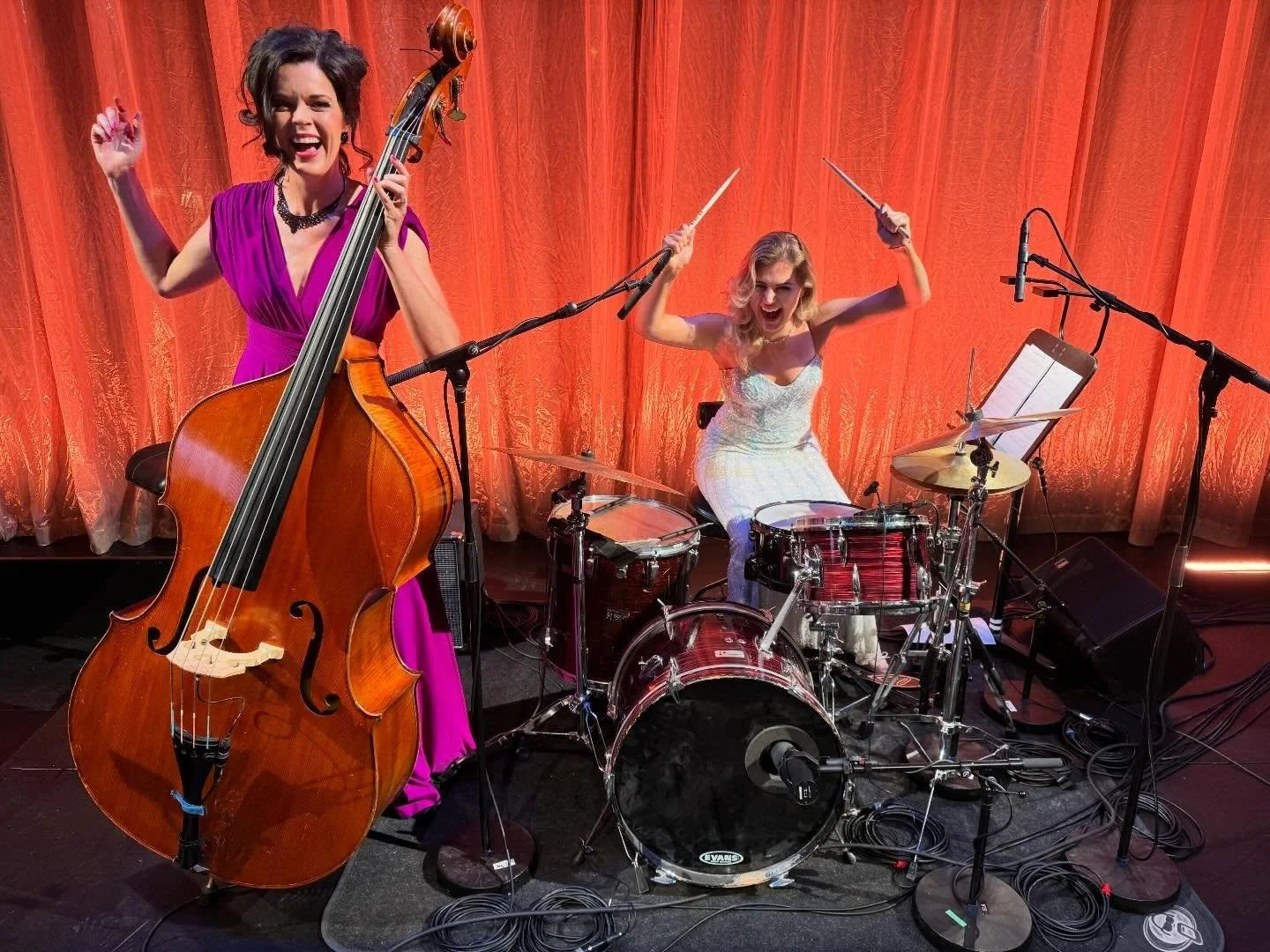 Chucking in singing and starting a band. DM if you&rsquo;re interested in joining, currently taking applications xxx 

(april fools 😜)

Hommage &agrave; Legrand on Sunday @staatsoperhannover with these legends (minus our instrumental feature) 😋✨💫?