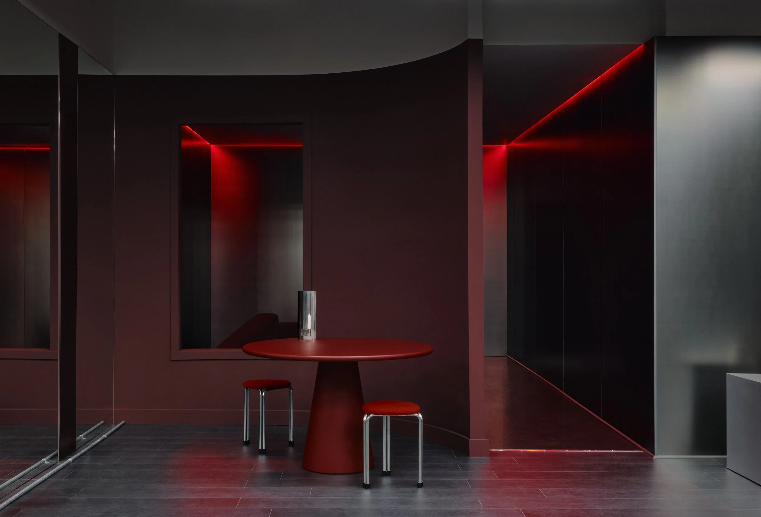 Reflection Academy by Lemoignan, Photo Copyright Alex Lesage 2.jpg
