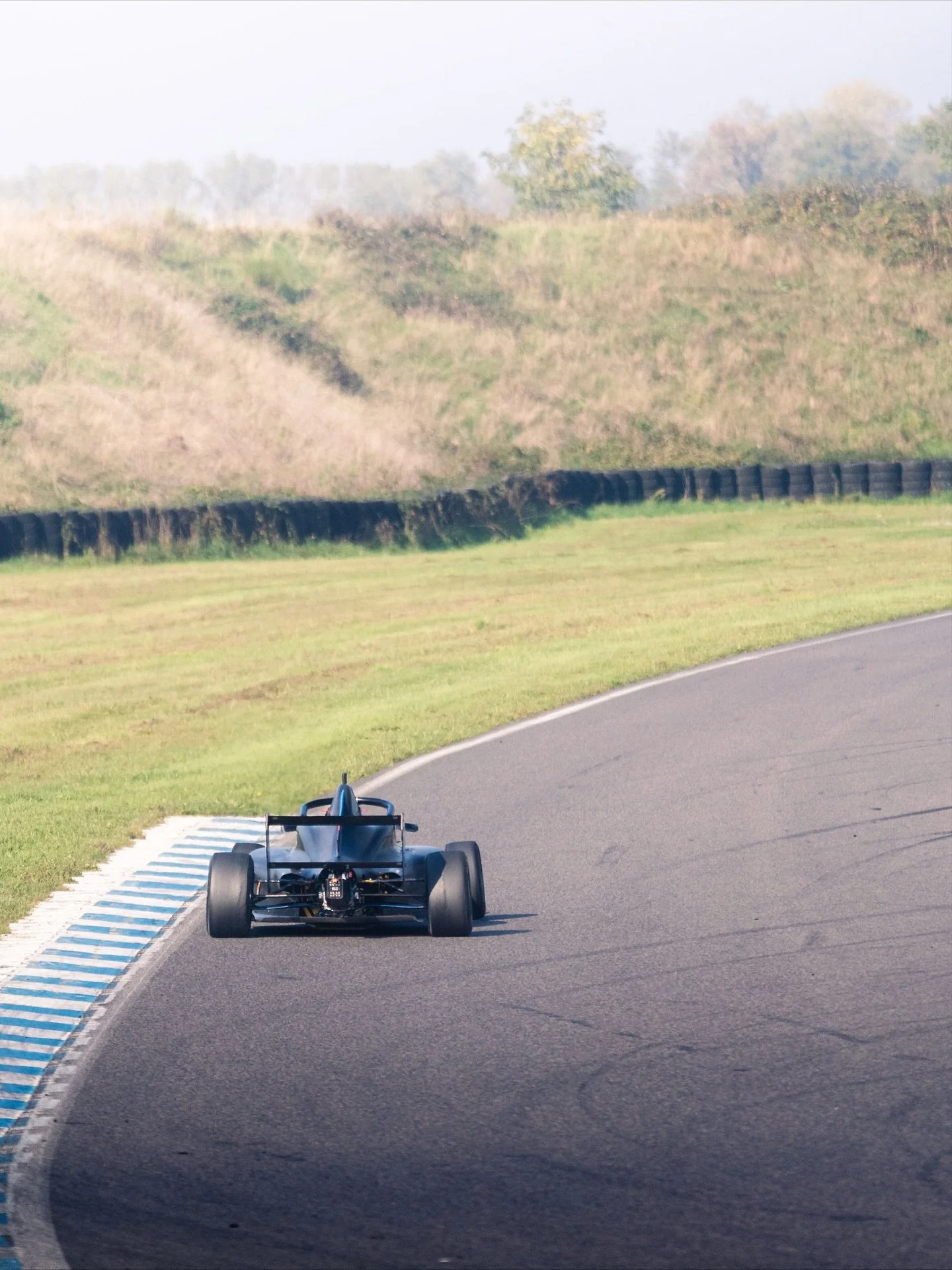 First F4 Test ✅ 🇫🇷

As the Grand Finale of the 2025 @auto_sport_schweiz_suisse Young Drivers Program, I had the incredible opportunity to test in Formula 4 with @jenzermotorsport 🤩

The morning started with mixed conditions on wets, but by noon th