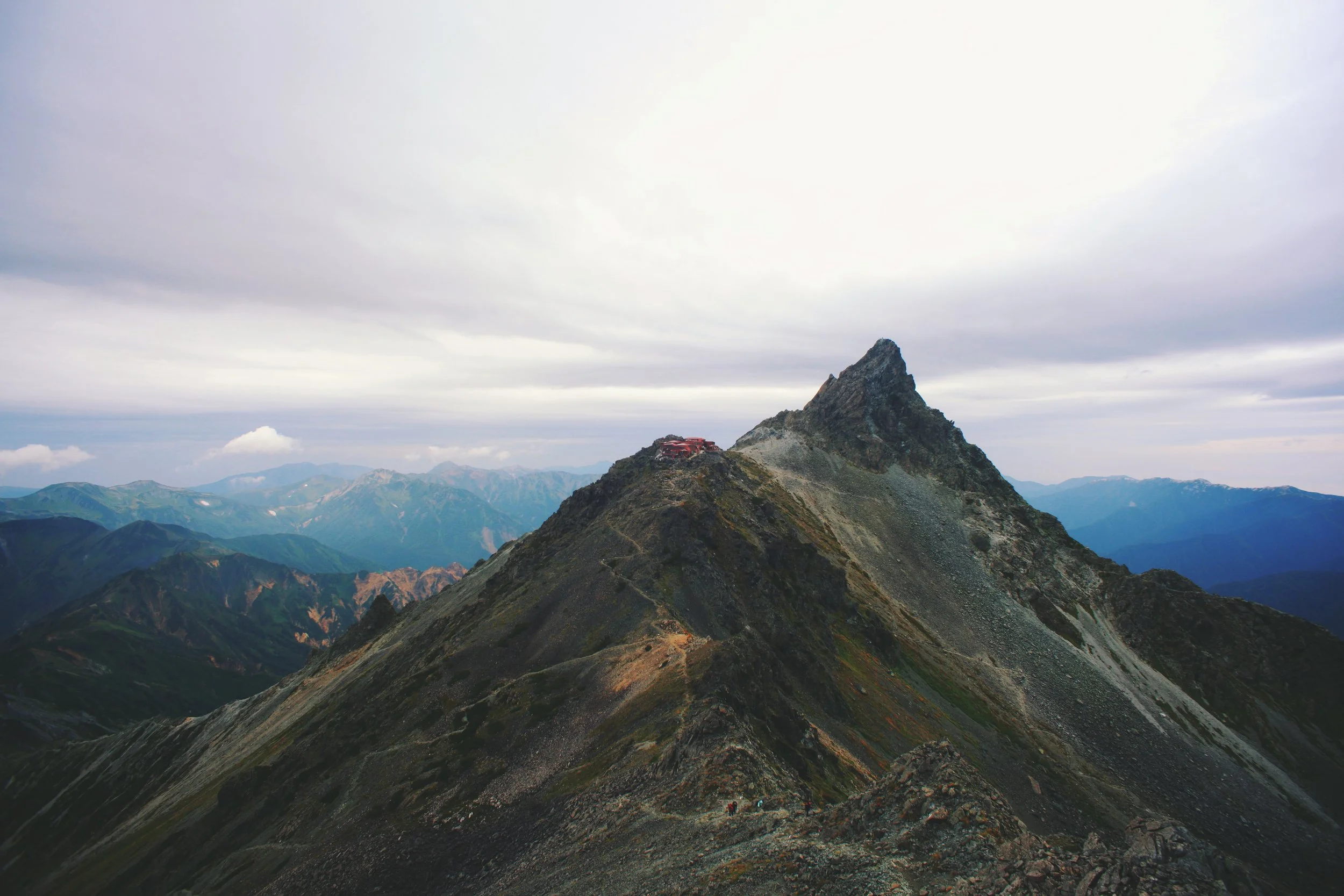 27-hida-mts-yarigatake-and-the-wonderful-hut-where-i-spent-the-night.jpg