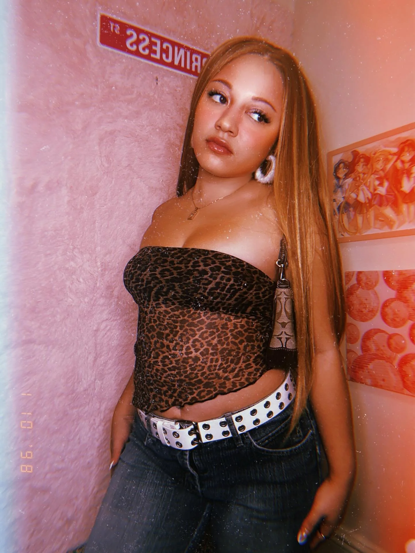 My fuzzy pink wall makes me happy 🥰🩷

(Inspired by Alex Russo ofc)