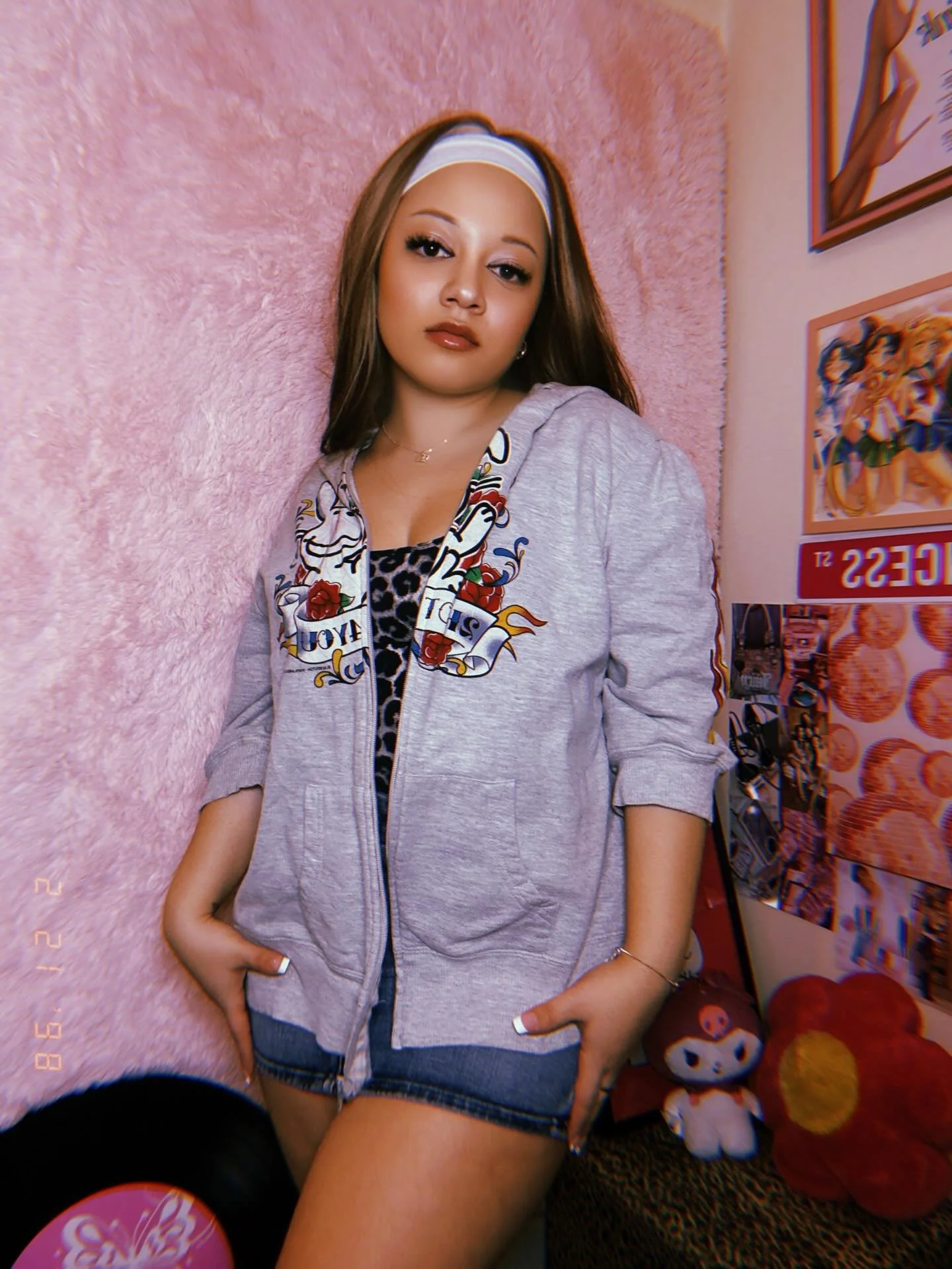 My inner child is so happy every time I thrift Happy Bunny 💗 

I just wanna be someone now that she would think is cool :) 

This bunny was so sassy and unapologetic - saying she&rsquo;s 2 hot 4 you. 

When it comes to conceit vs confidence this is 