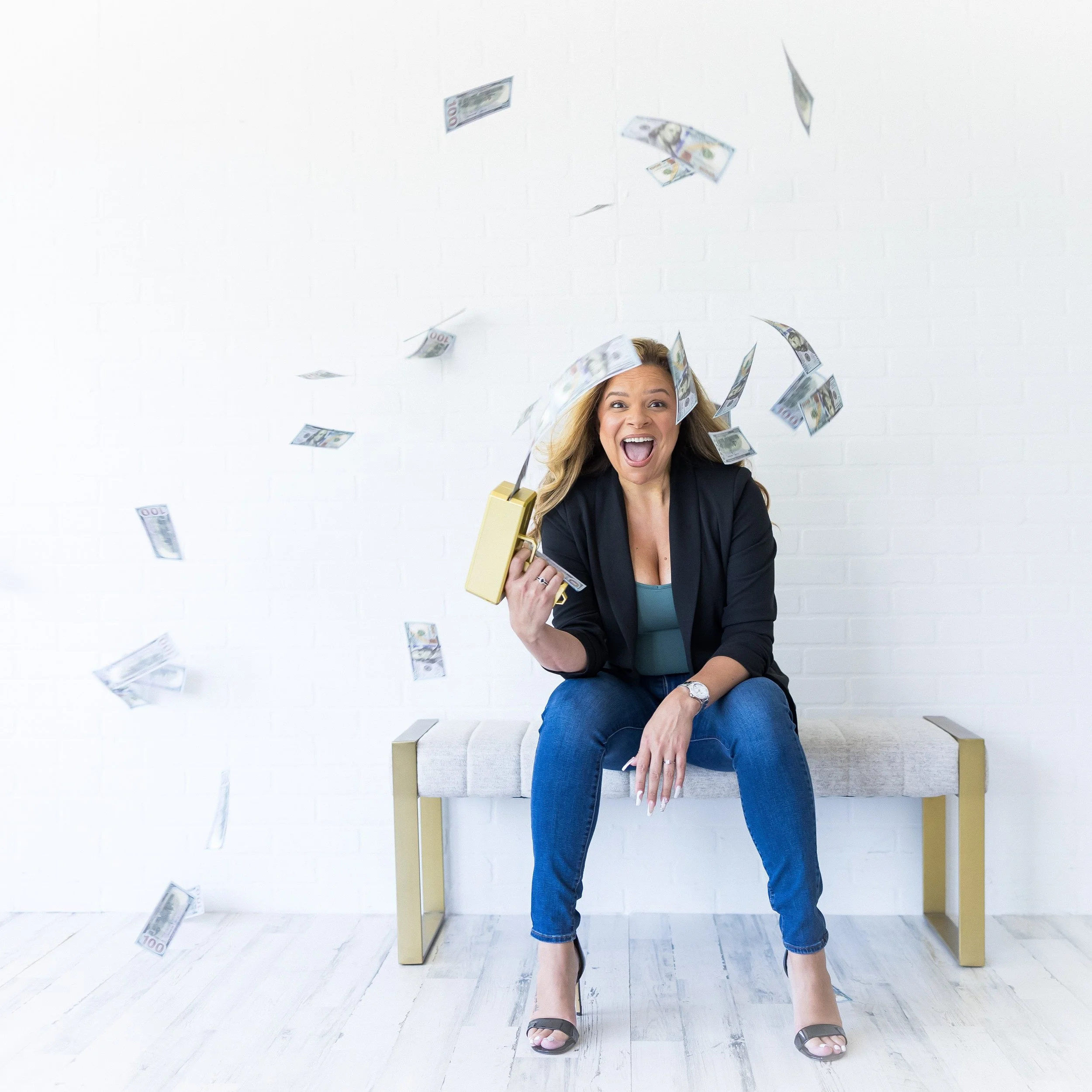 6 sessions. 

6 real shifts in how you see your business 

👇 

✅ read your numbers with confidence 
✅ pay yourself without guilt 
✅ know what's actually deductible 
✅ price with your real margins in mind 
✅ build a system that sticks 
✅ walk into ta