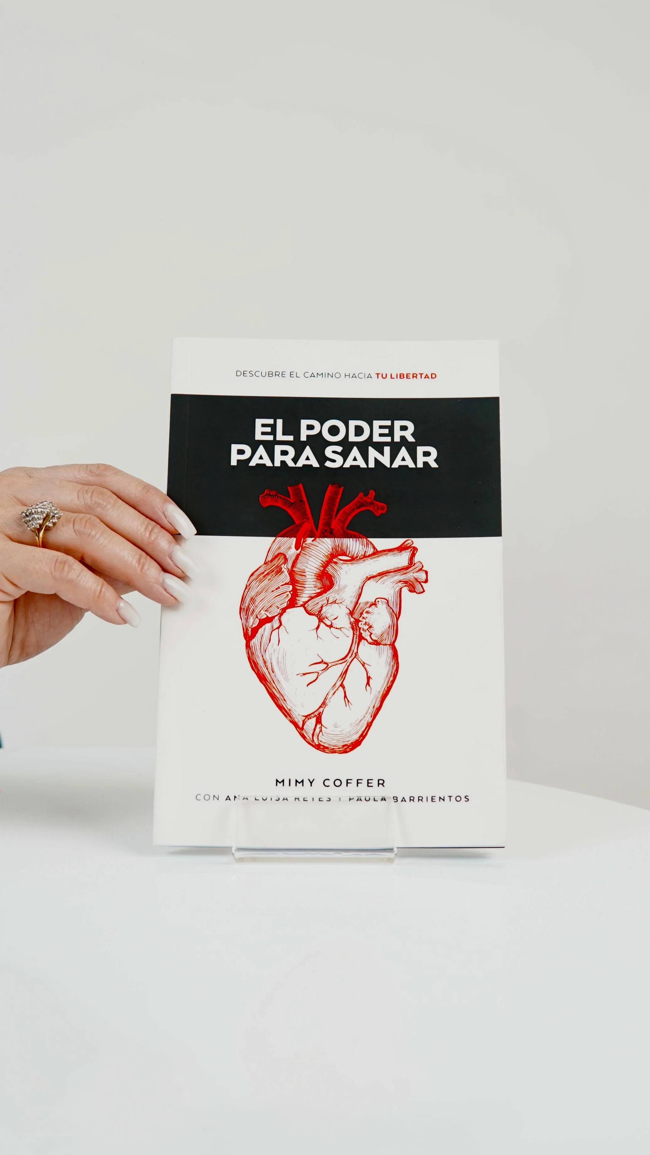 No tienes por qué vivir un día más cargando con el dolor del pasado.
La Masterclass “El Poder para Sanar” será un tiempo de transformación para tu vida. Descubre cómo sanar las heridas del pasado,