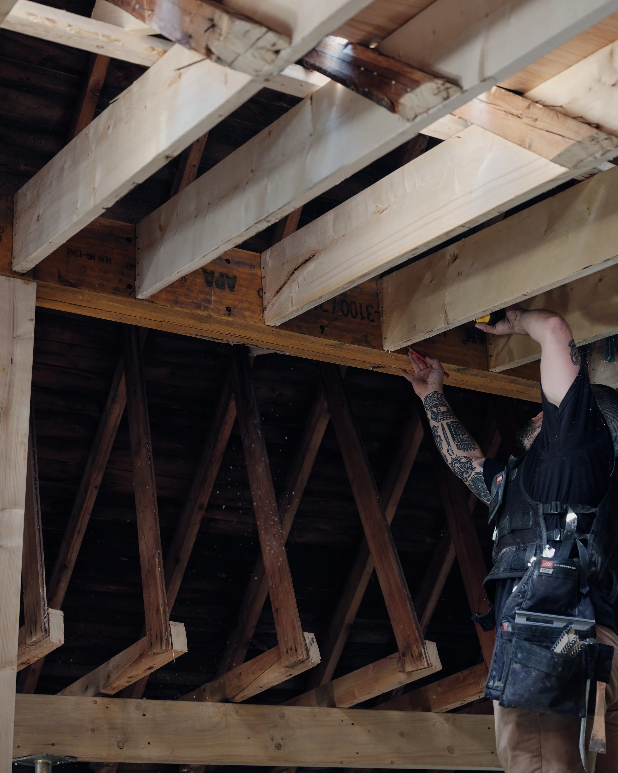 Des Plaines | En chantier

On fait un tour du projet, avant que les murs se referment.

Architecture/Design : @vivesstlaurent 
Photo : @philbernard_photographe
