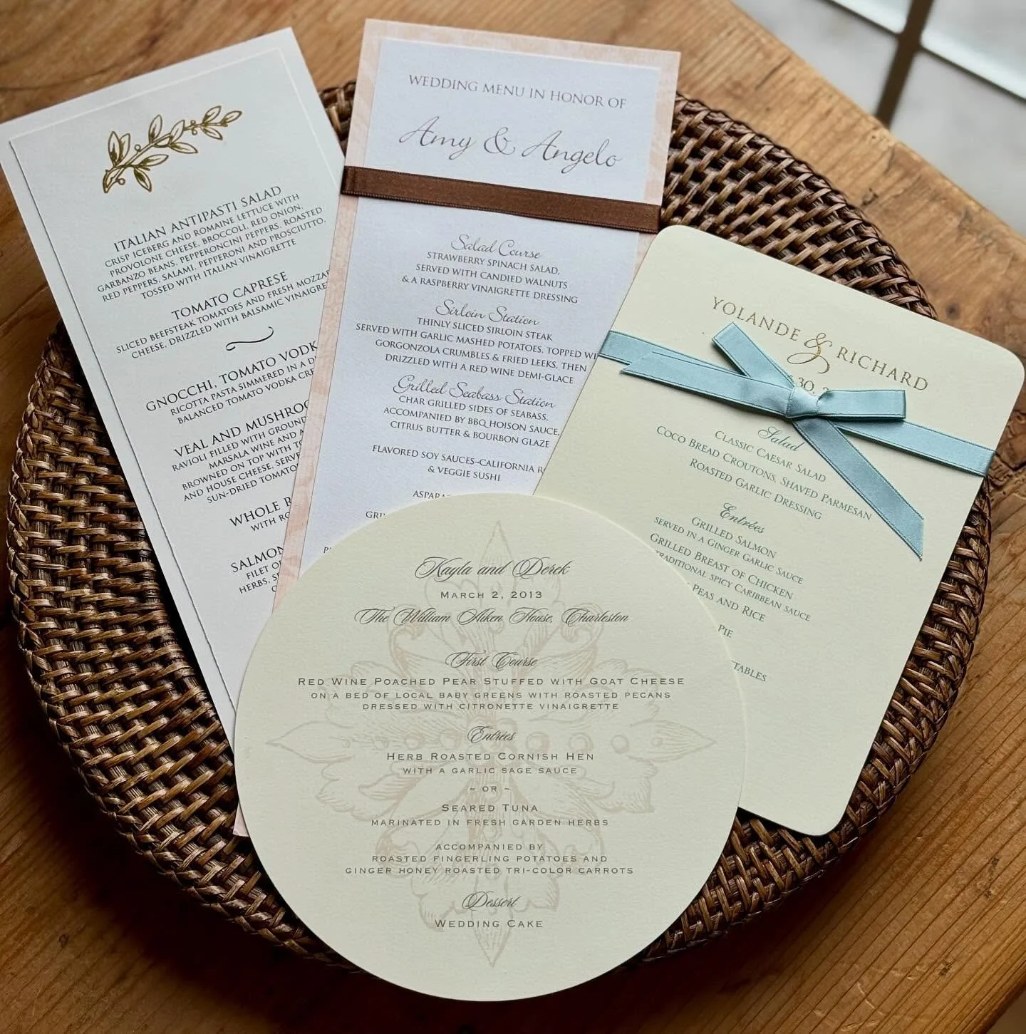 Who would&rsquo;ve thought 20-year-old menu cards could still look this chic?! Proof that good design never goes out of style!!