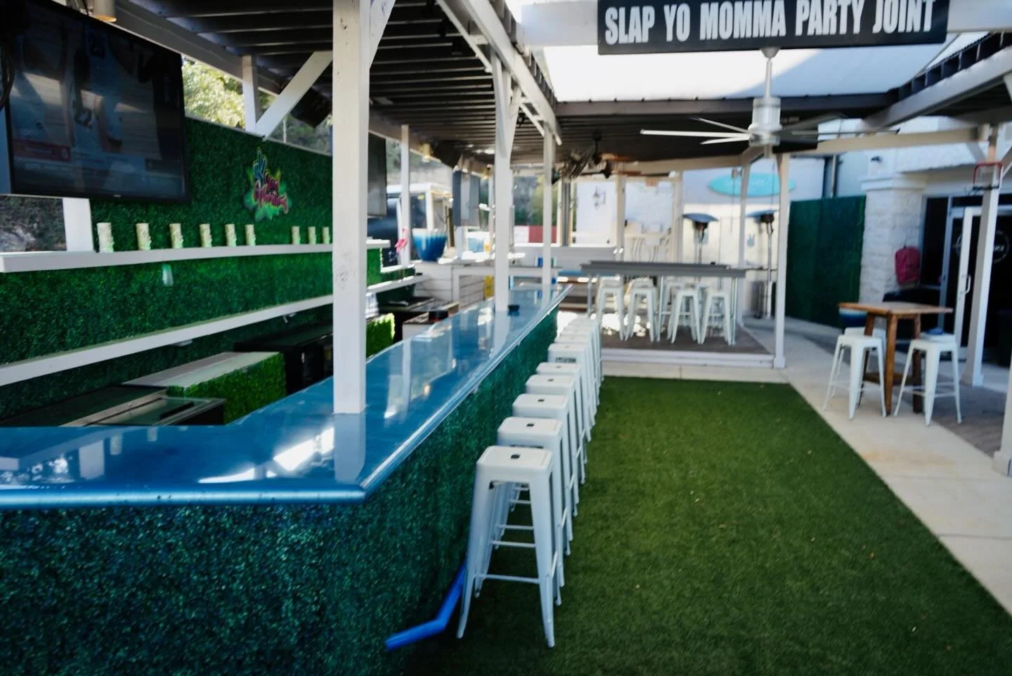 Good times and good vibes await at The Deuce ✌️
#TheDeuceSA