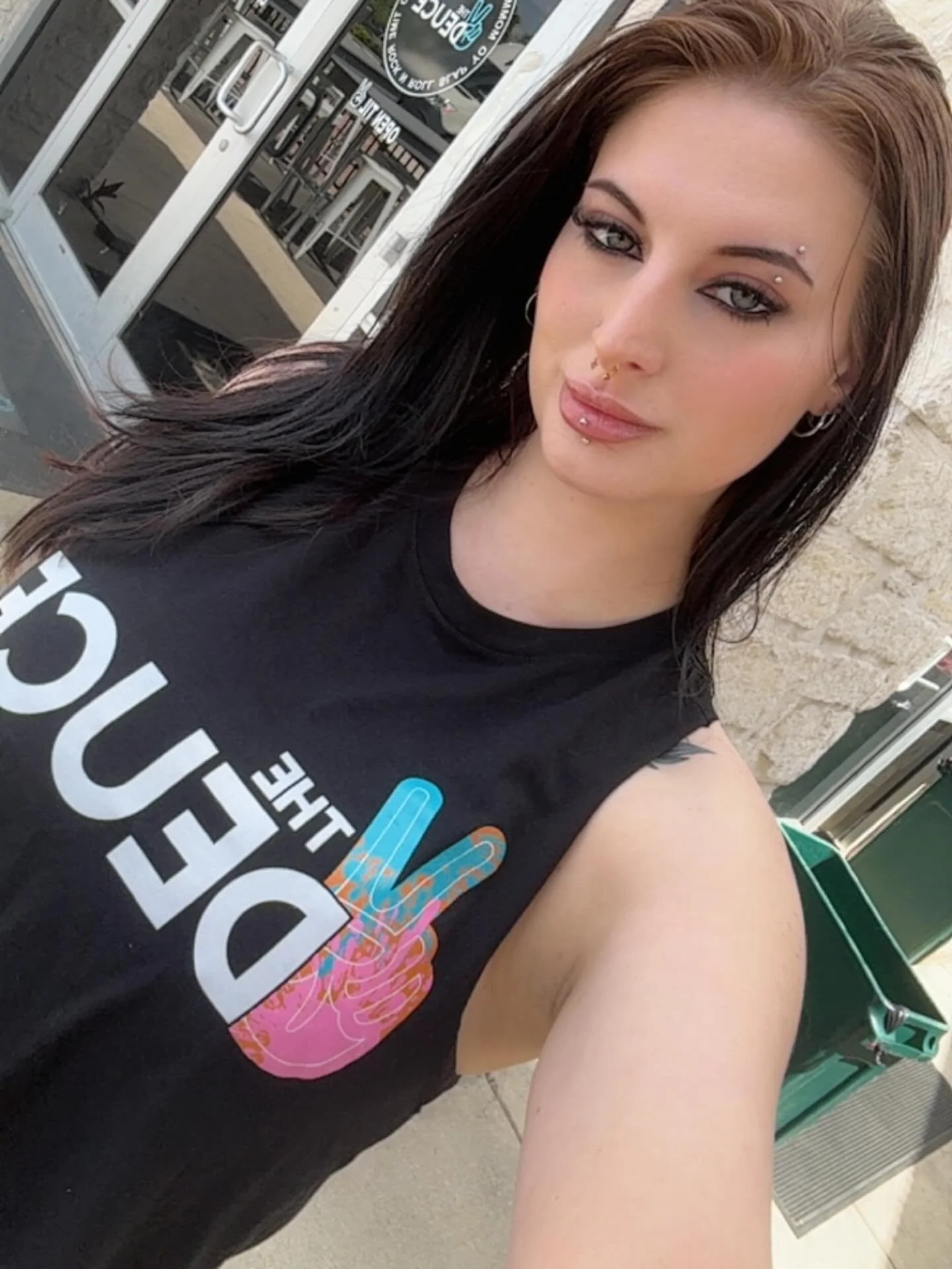 Happy Hour just got better 😏🍸

Jacqueline is behind the bar today at The Deuce ✌🏼
Come grab a drink, catch a vibe, and let her take care of you the right way.

Good pours, good company, and your favorite spot waiting on you 👀

#HappyHour #TheDeuc