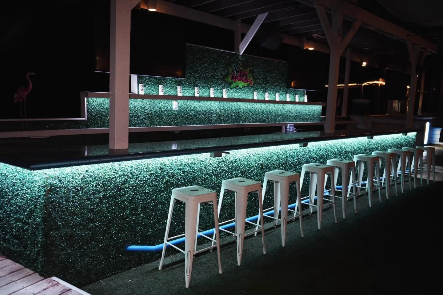 Patio season is calling&hellip; and you already know where to be ☀️🍻

Pull up to your favorite patio bar, grab a drink, and soak it all in at The Deuce.

Cold drinks. Good vibes. Open air.

See y&rsquo;all outside 😎

#PatioSeason #TheDeuceSA #210Ea