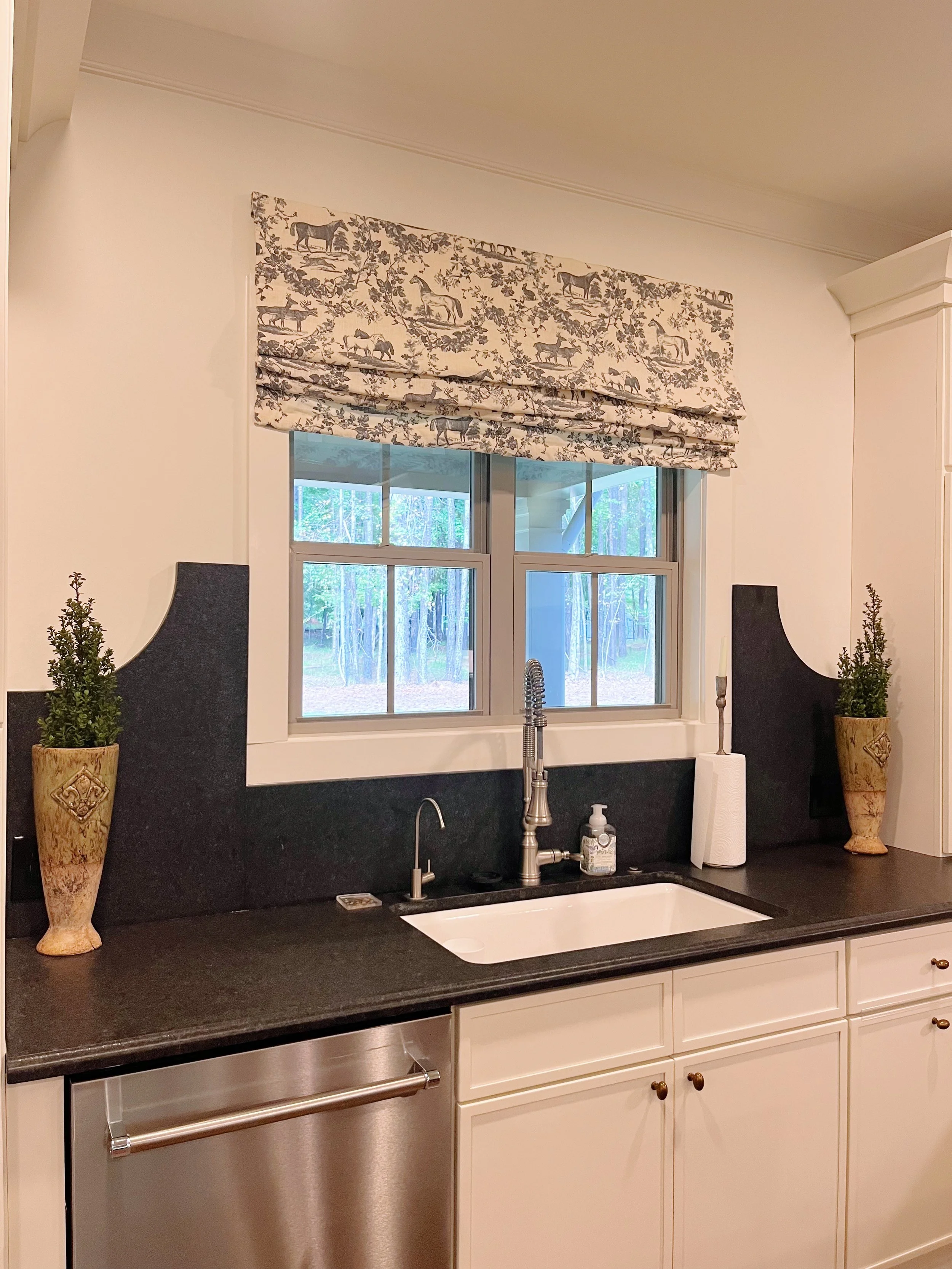 Custom hand-sewn roman shades in Savannah, GA and shipping nationwide