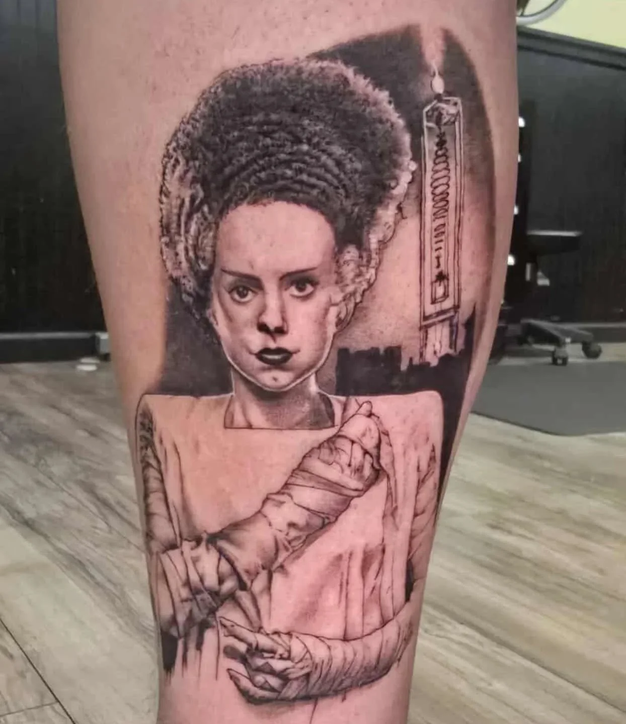@dream_makers_ink finally got to tattoo the bride of Frankenstein! He would love to take on more projects like this for spooky season! 
#tattooinspo #tattooideas #horror #brideoffrankenstein #allegoryink #worldfanousink #electrumstencilprimer #electr