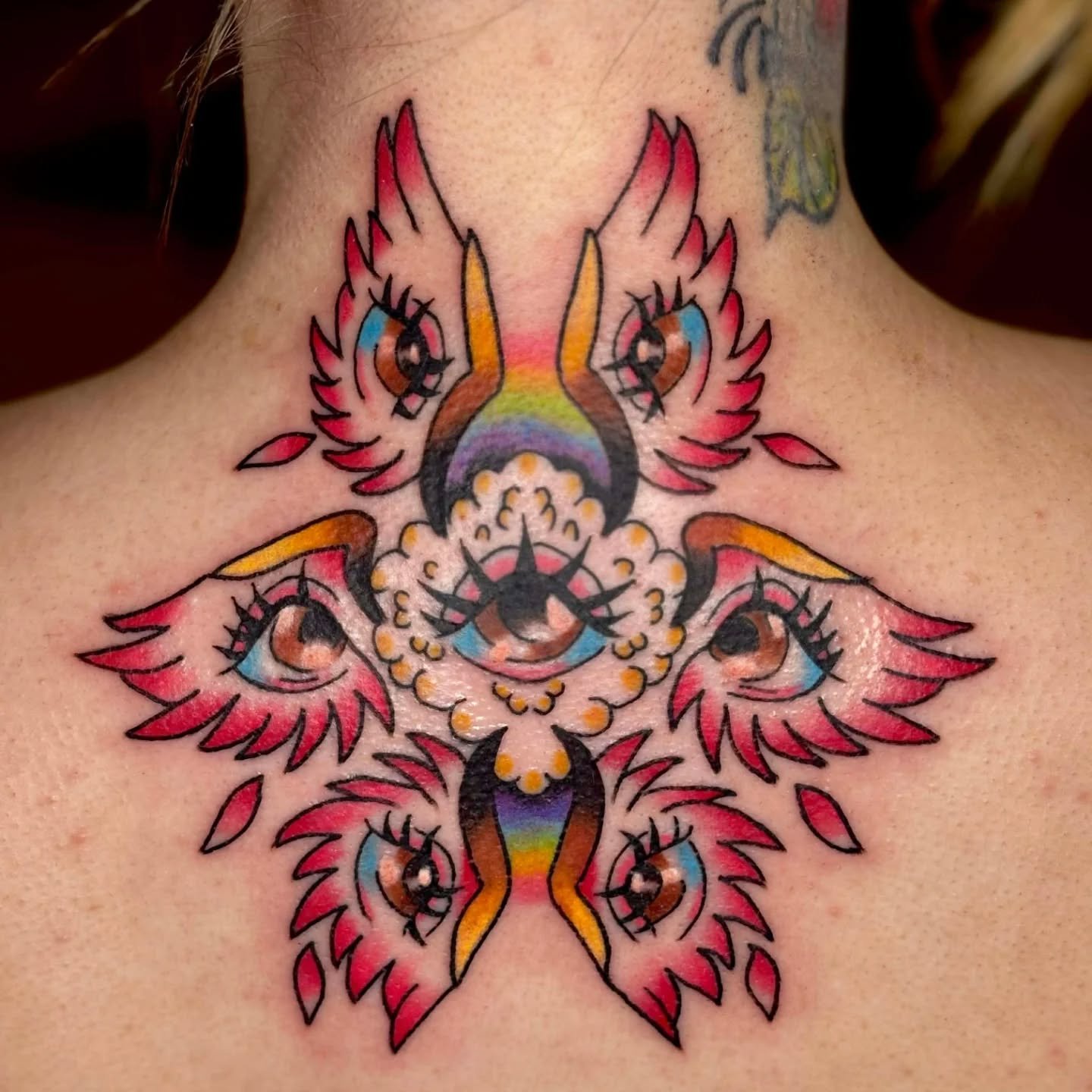 @zhetacreations pumped out this gorgeous piece on fellow tattooer and our friend @oliviasuzannetattoos