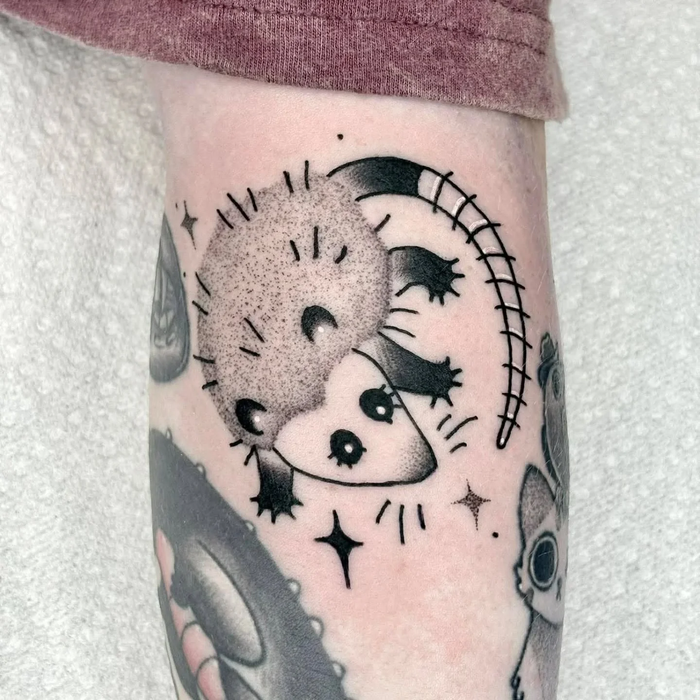 @olivia.zheta tattooed this cutest little possum baby the other day and I'm in love with him. I might have to get my own!
If youd like your own cute little critter Liv is booking for June and July. Send an inquiry today to book! ✨Link in bio✨