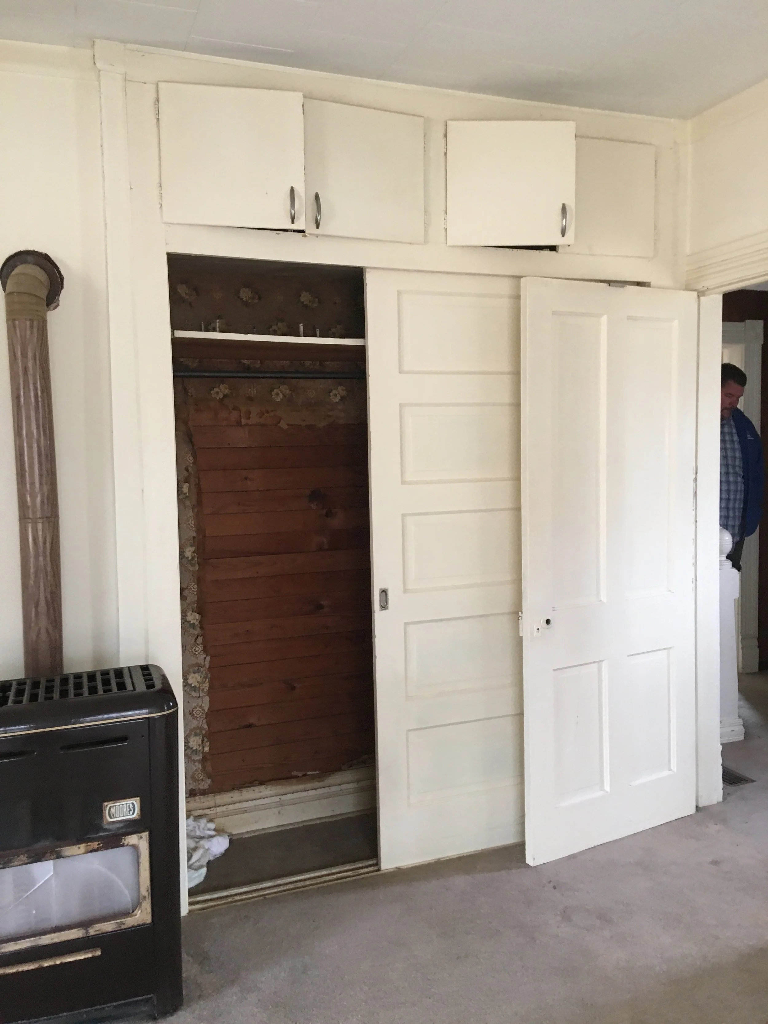 Entry B4- stairs behind.JPG