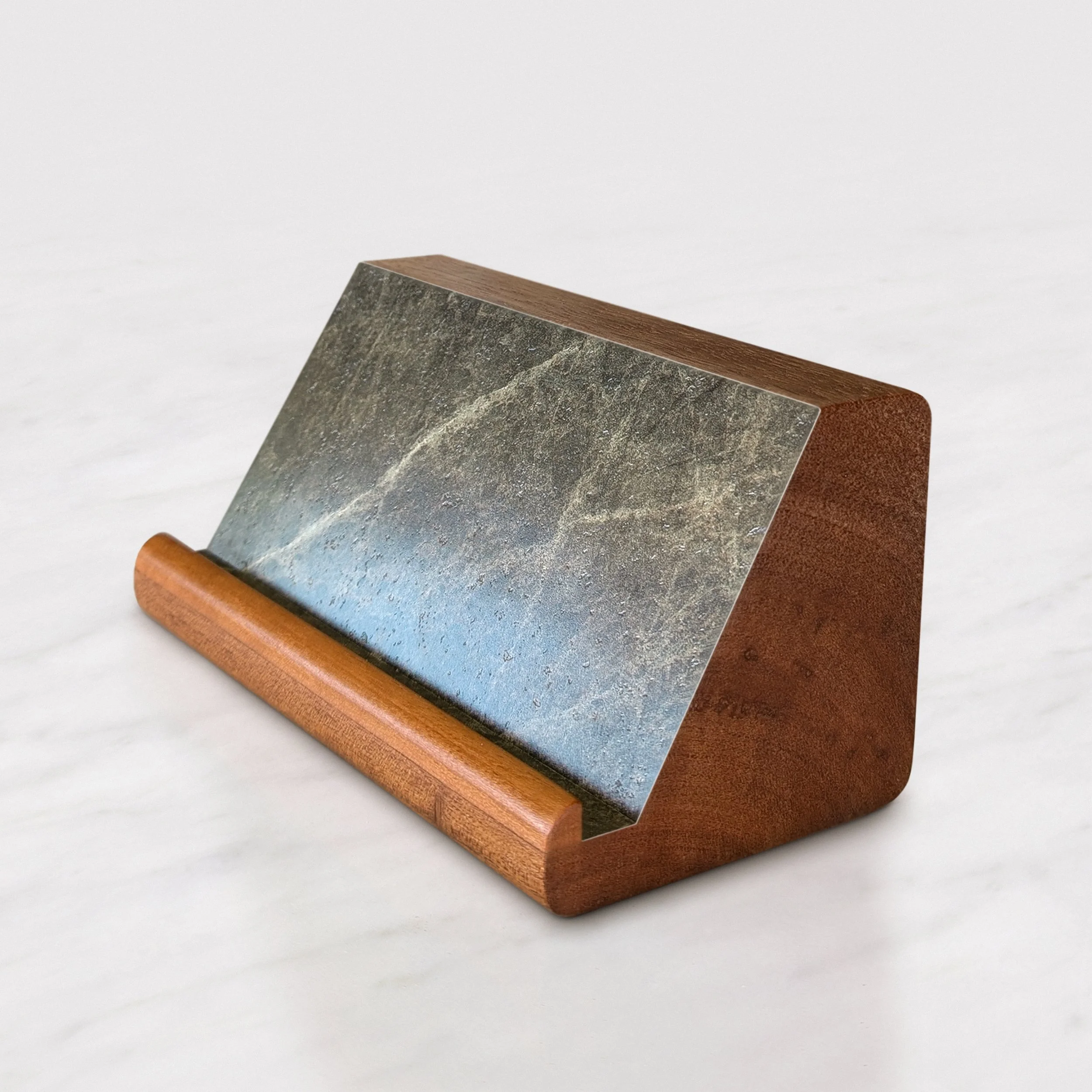 Phone Stand D3.jpg
