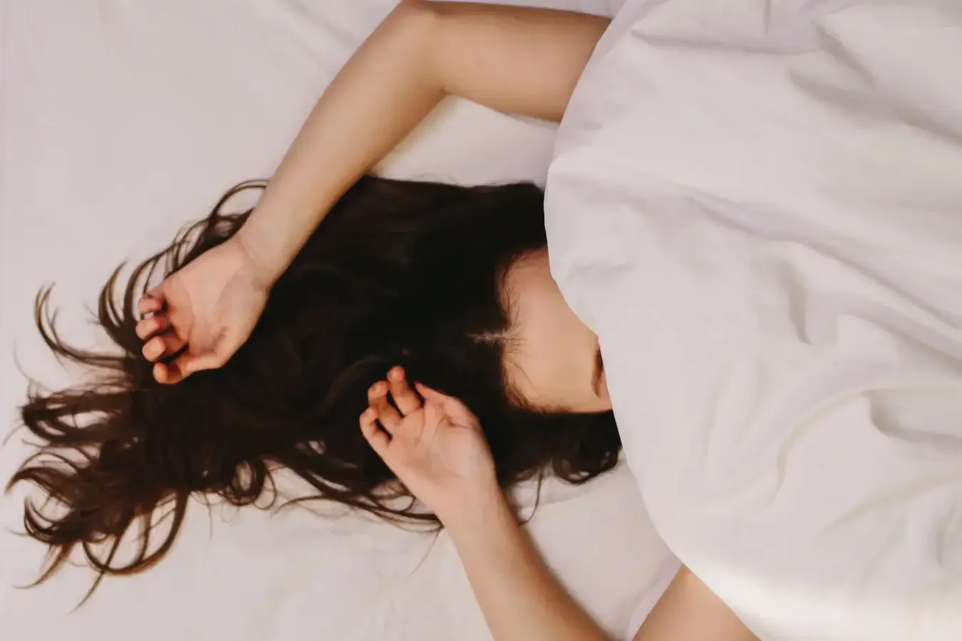 Catch Those ZZZ’s: Sleep Hacks for Winter Insomnia