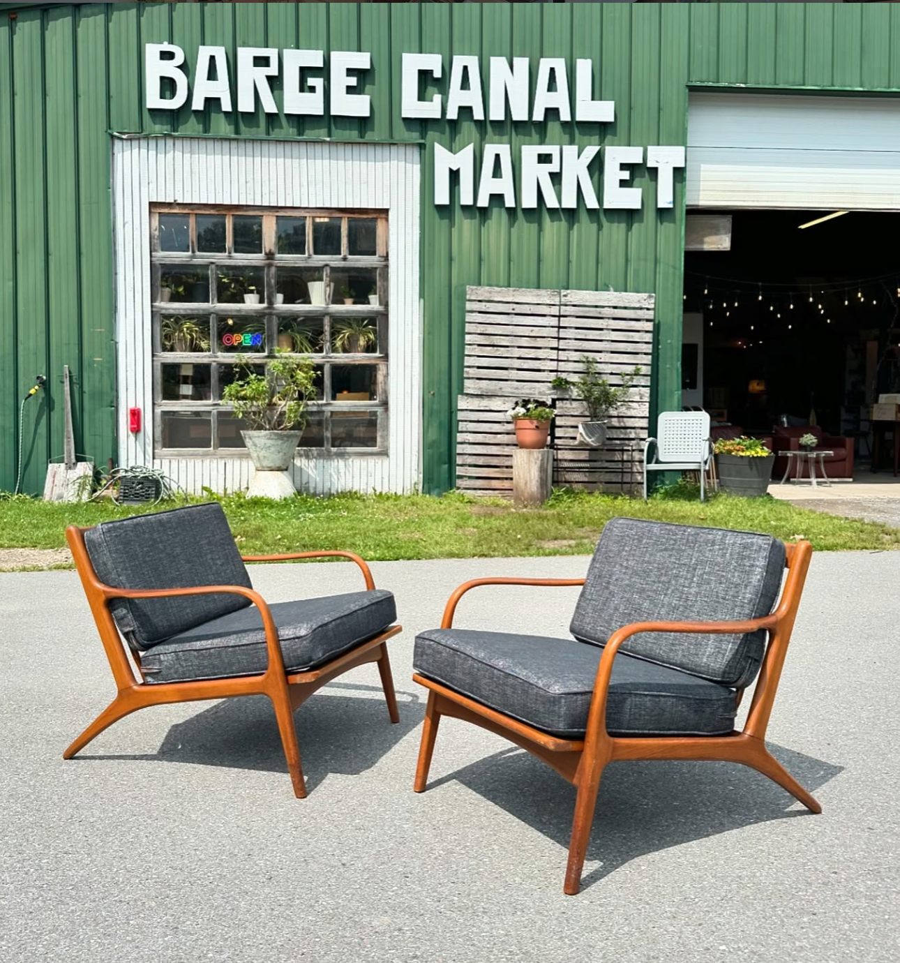 barge canal market