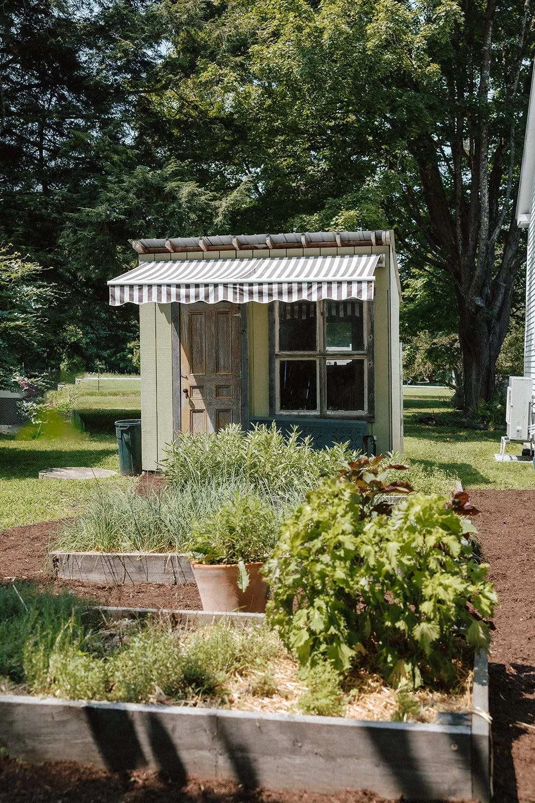 luna-munn-photography-vermont-wedding-the-tillerman-noah-lee0045_websize.jpg