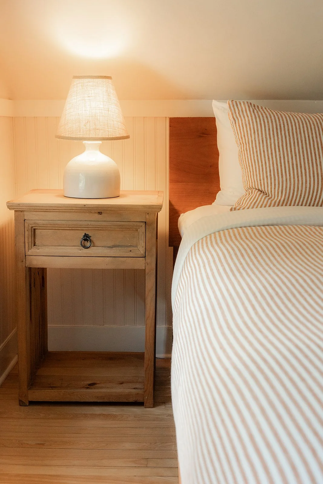 King bed 5.jpg