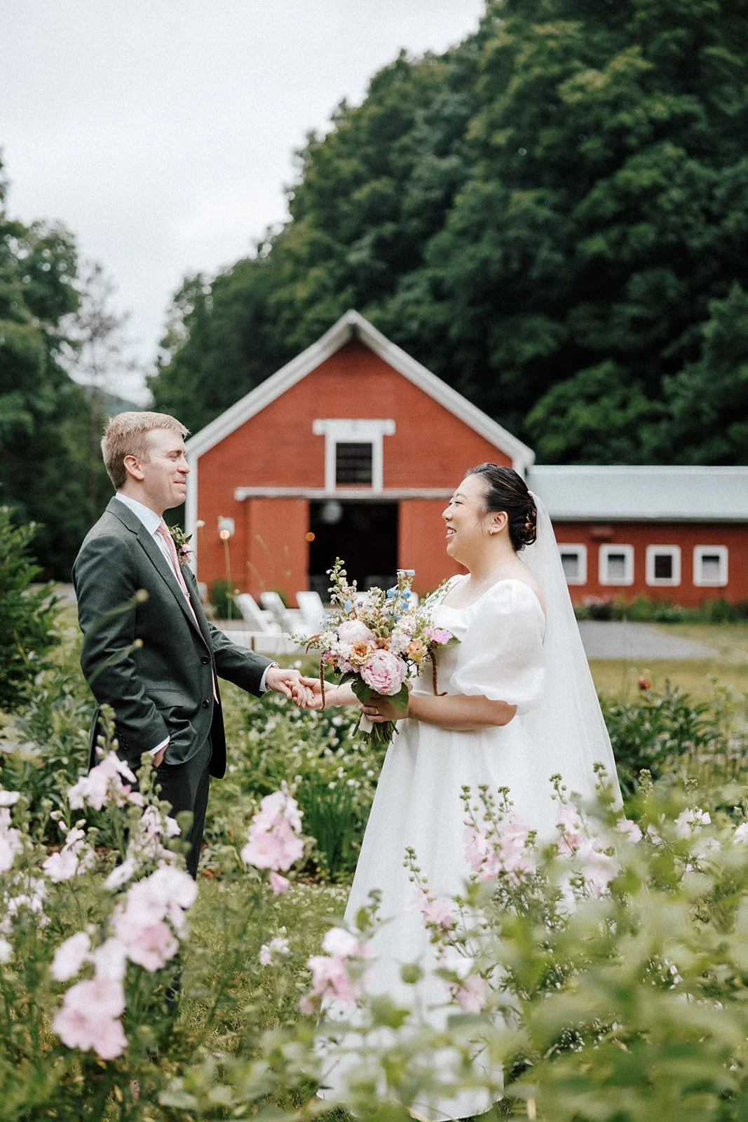 luna-munn-photography-vermont-wedding-the-tillerman-kathy-chris0570.jpg