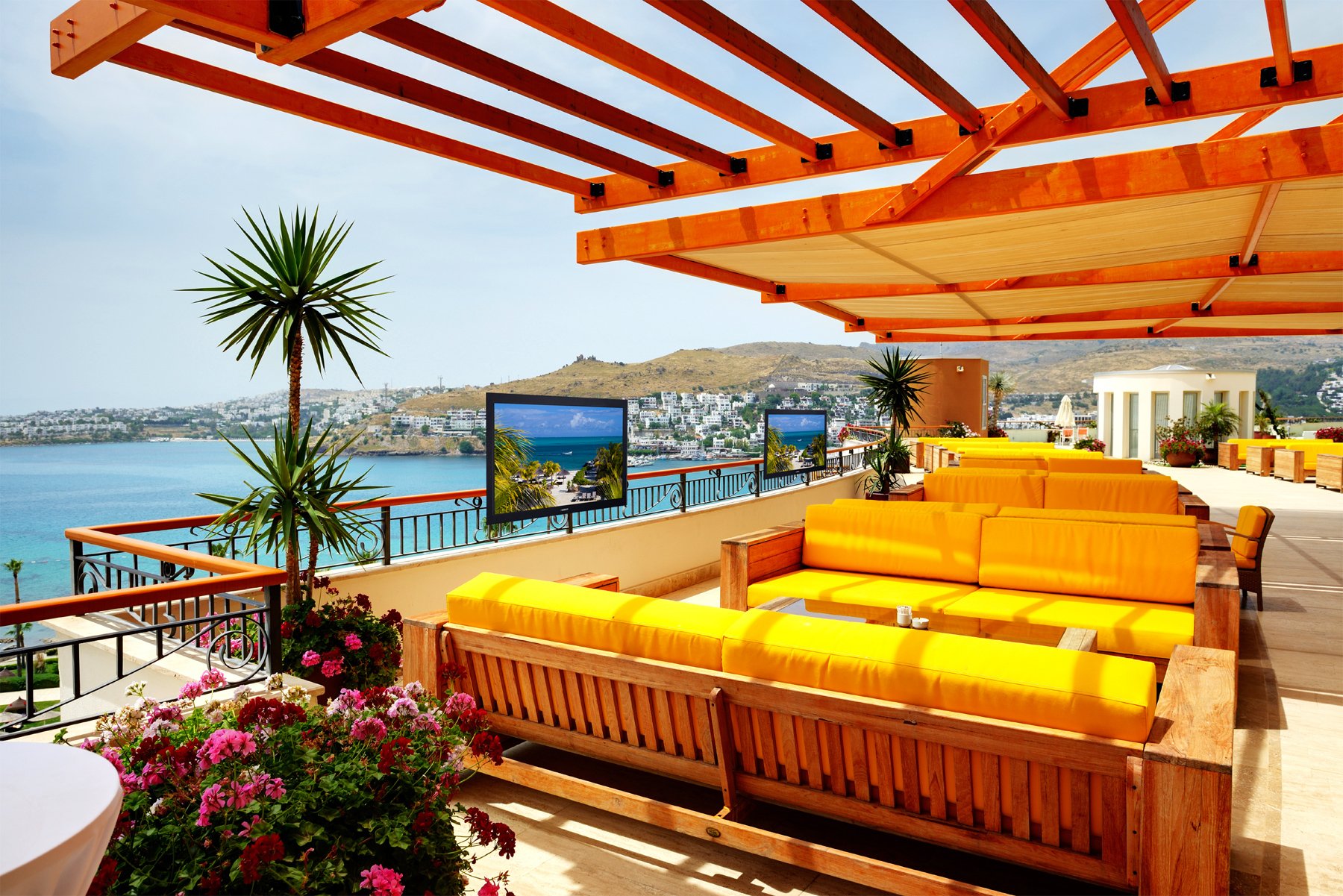 _sunbriteds-Commercial_Resort_SBTV (1).jpg