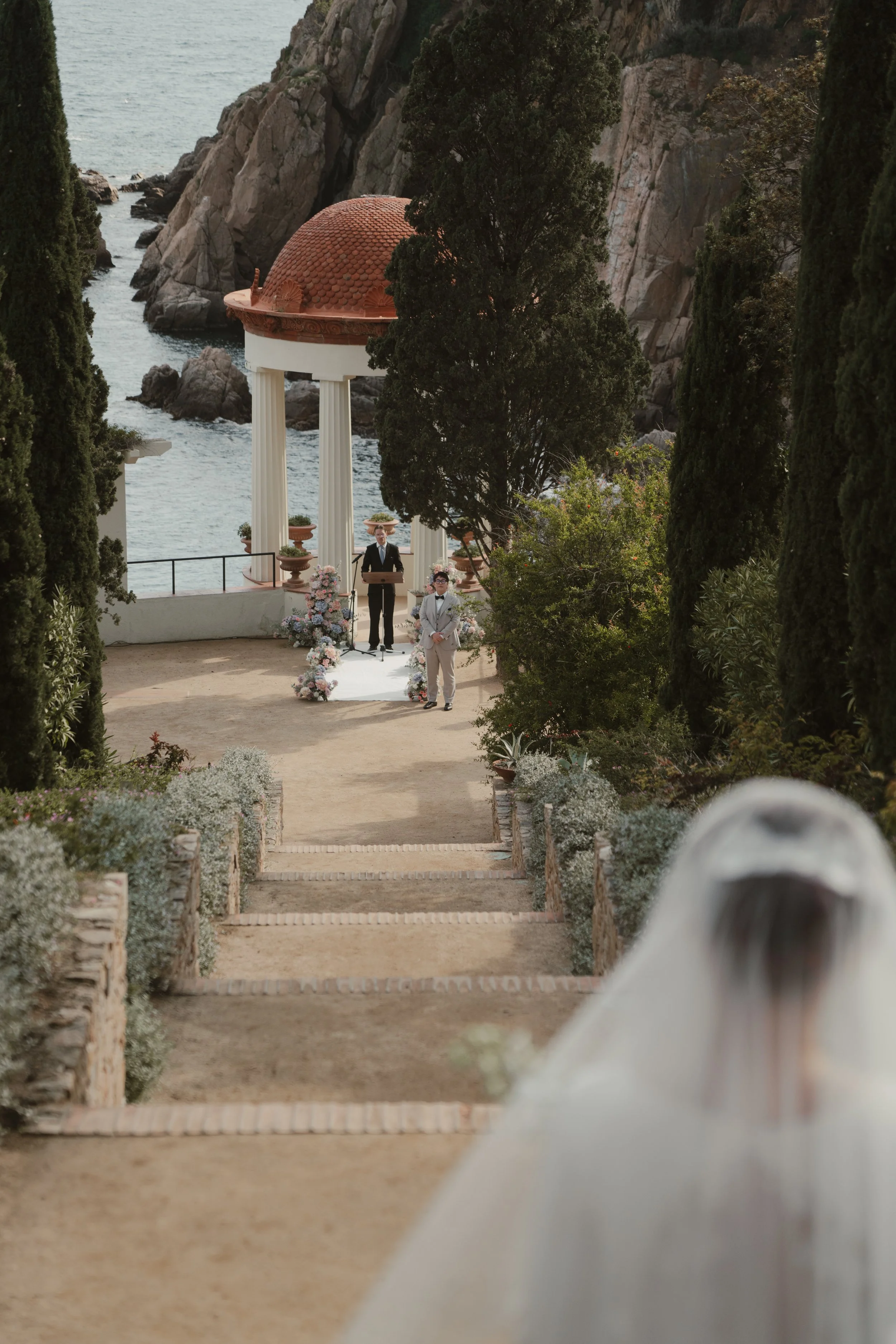 AN INTIMATE ELOPEMENT BETWEEN BLANES AND BARCELONA