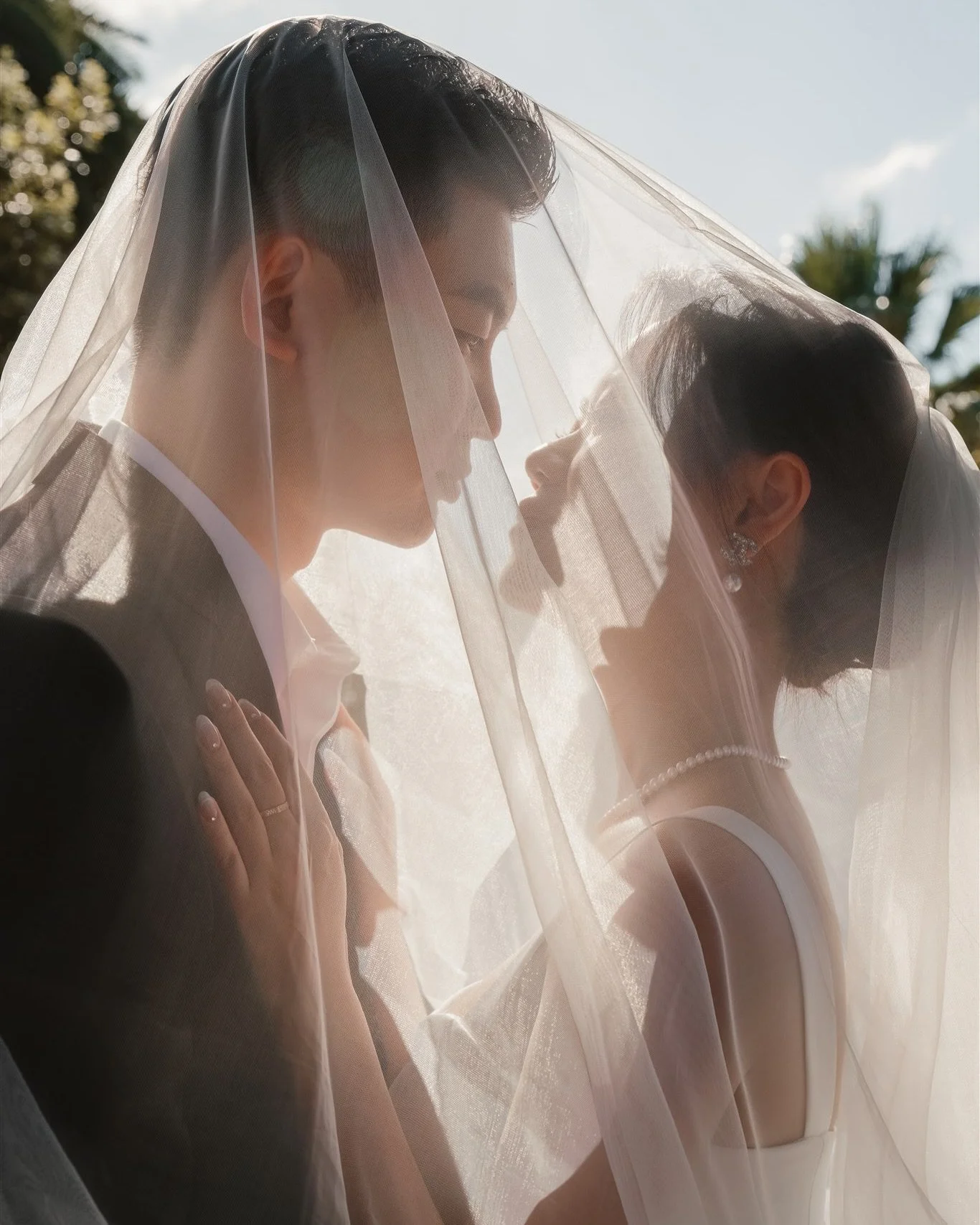 Under the veil, where love speaks louder than words 🤍
.
.
.
Planning &amp; Florals: @si_forever_love 
Photo &amp; Video: @weddinlove_ig 
&mdash;
#DestinationWedding #WeddingGoals #DreamWedding #WeddingInspiration #RomeWedding #RomeWeddingPhotographe