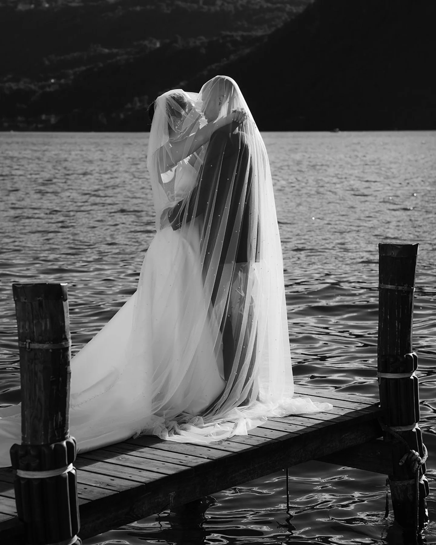 Ogni matrimonio ha la sua energia, ma quello con Paola e Alessandro aveva qualcosa di speciale...
Qualche scatto in anteprima ✨
.
.
.
Venue, Catering &amp; Cake: @giardinettolakeorta 
Photo &amp; Video: @weddinlove_ig
Florals: @ellirose_fiori 
Make u