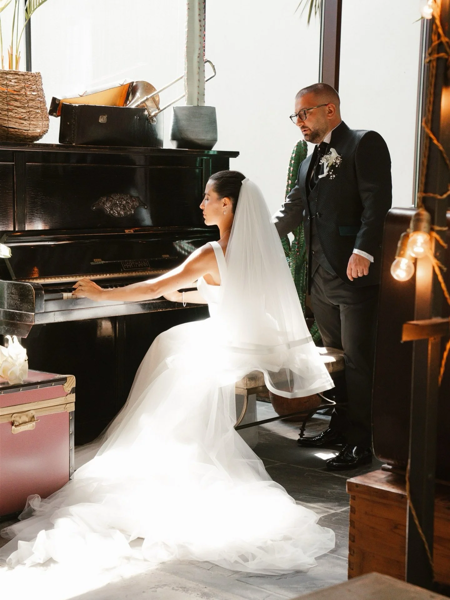 Composed, not posed. 

Venue, Catering &amp; Cake: @tenutaacquaviva 
Photo &amp; Video: @weddinlove_ig 
Florals: @carbogninprogettazioneeventi 
Bride&rsquo;s Dress: @lesposedimilanoofficial 
Music: @yousoundmusic 
Favours: @distillerieberta 

Bride: 