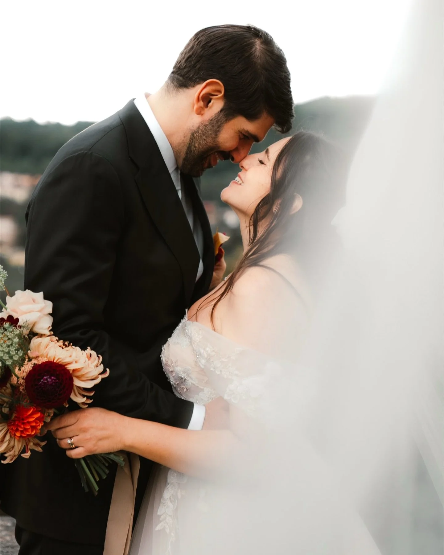 This, always. 

Venue: @villa_semenza 
Catering &amp; Cake: @lovebanqueting 
Photo &amp; Video: @weddinlove_ig 
Florals: @la_fiorellaia 
Hair: @giuliapettorossi 
Bride&rsquo;s Dress: @nicolemilanoofficial 
Bride&rsquo;s Shoes: @dior 
Groom&rsquo;s Su