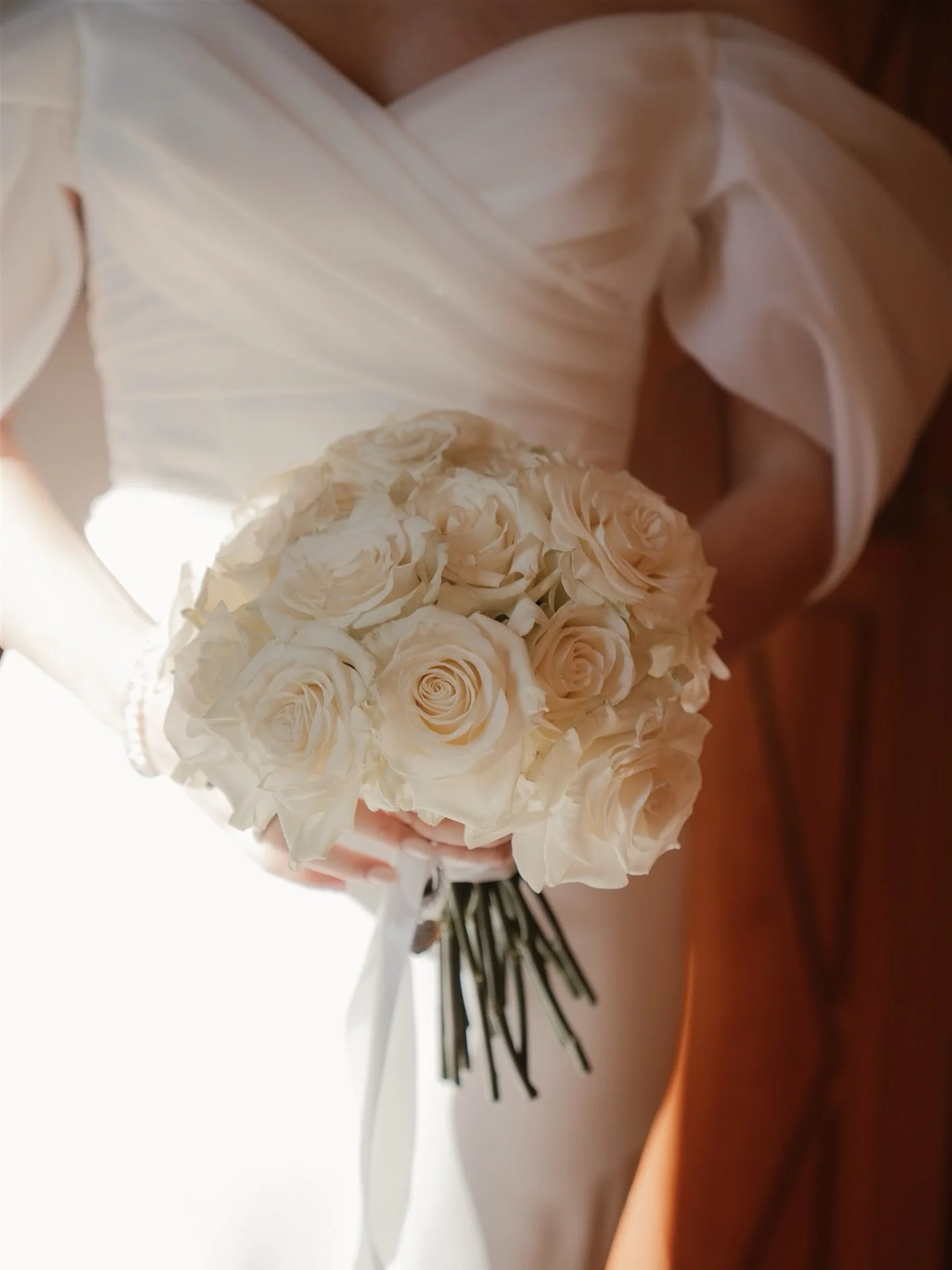 Ivory

Venue, Catering &amp; Cake: @villa_malliana 
Photography &amp; Films: @weddinlove_ig 
Florals: @_redifiori_ 
Make up &amp; Hair: @amanda.tironi 
Bride&rsquo;s Dress: @ariel_spose 
Bride&rsquo;s Shoes: @jimmychoo 
Music: @andrea__vivona 

Bride