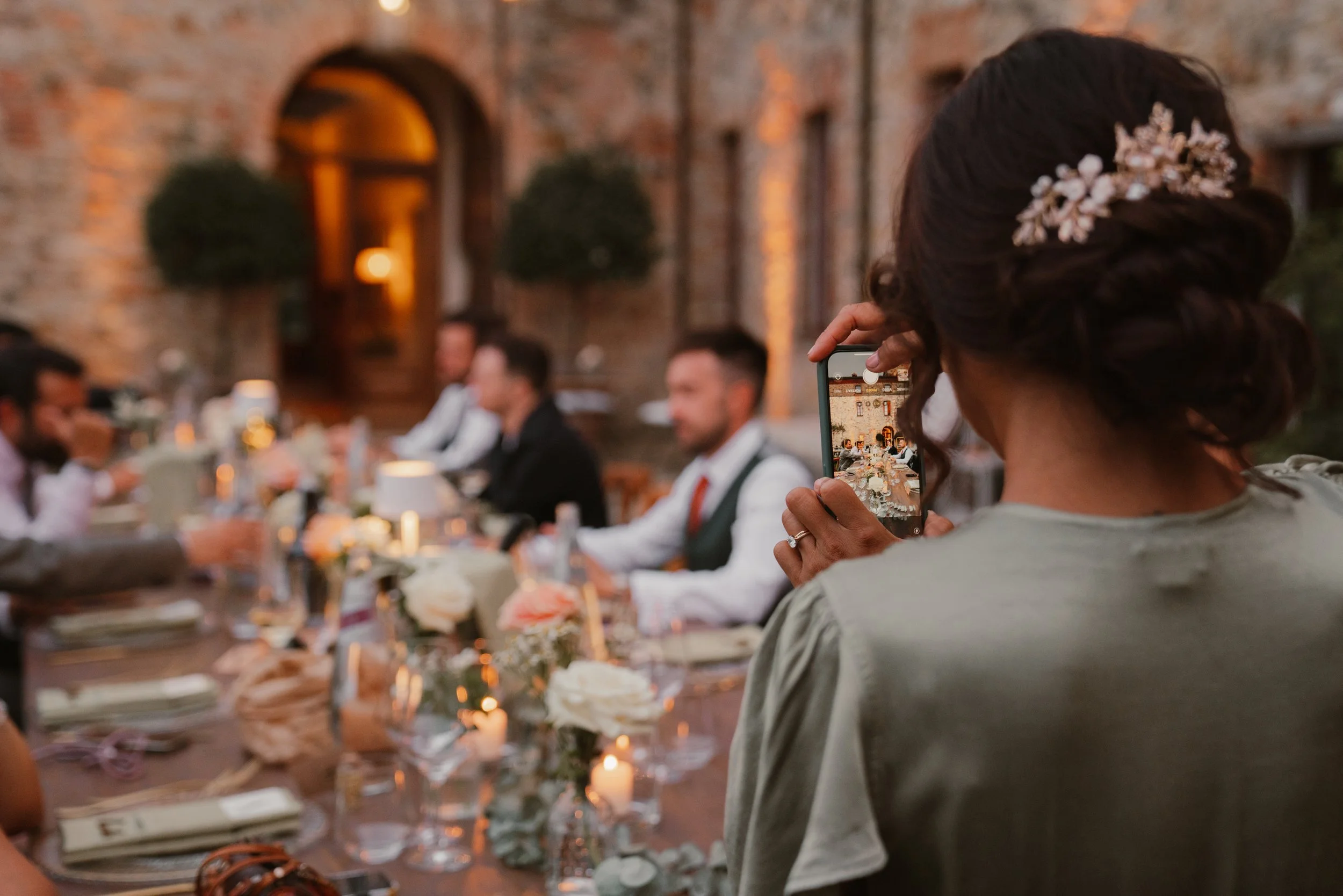 UN MATRIMONIO DA FAVOLA                         AL CASTELLO DI TASSARA