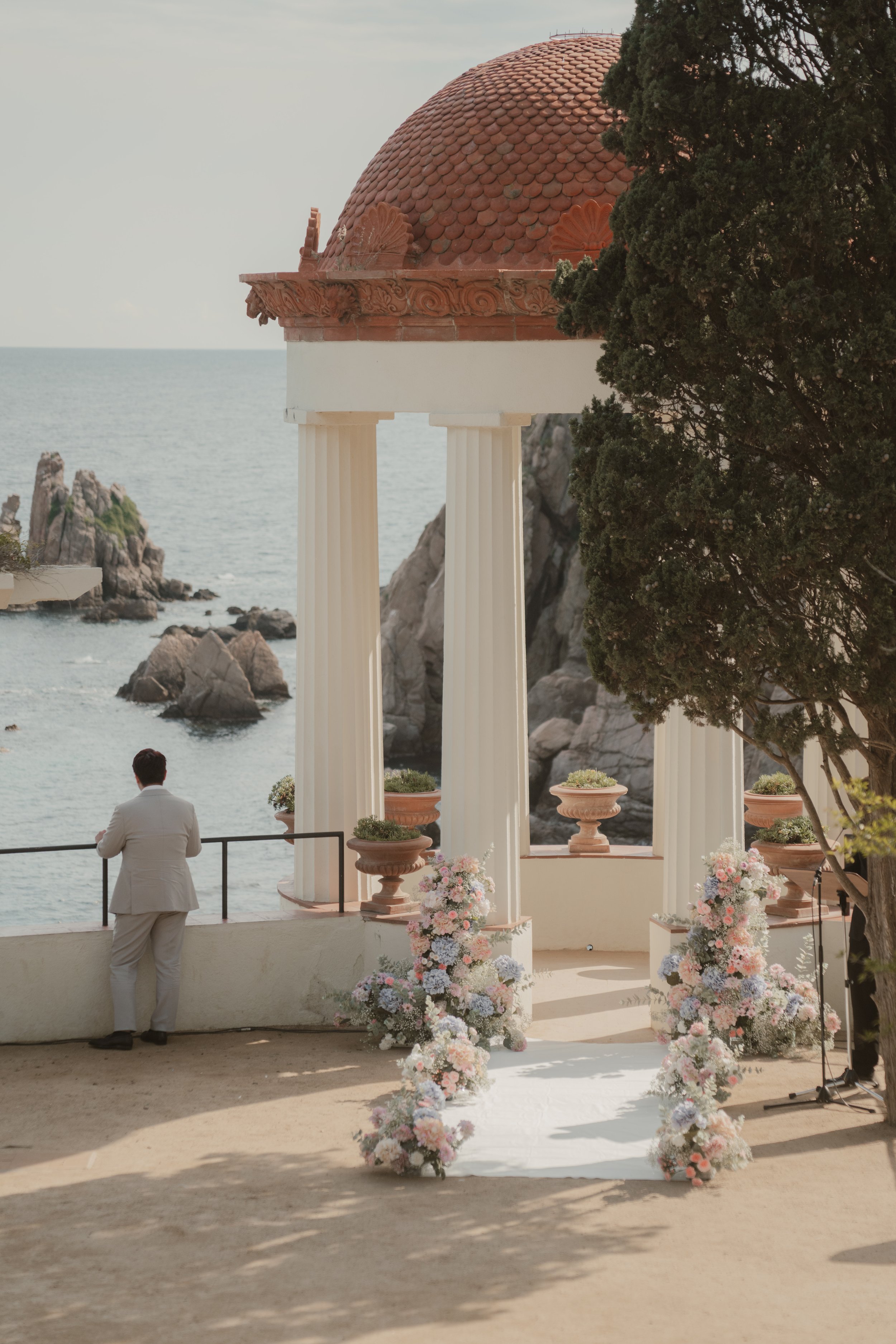 AN INTIMATE ELOPEMENT BETWEEN BLANES AND BARCELONA