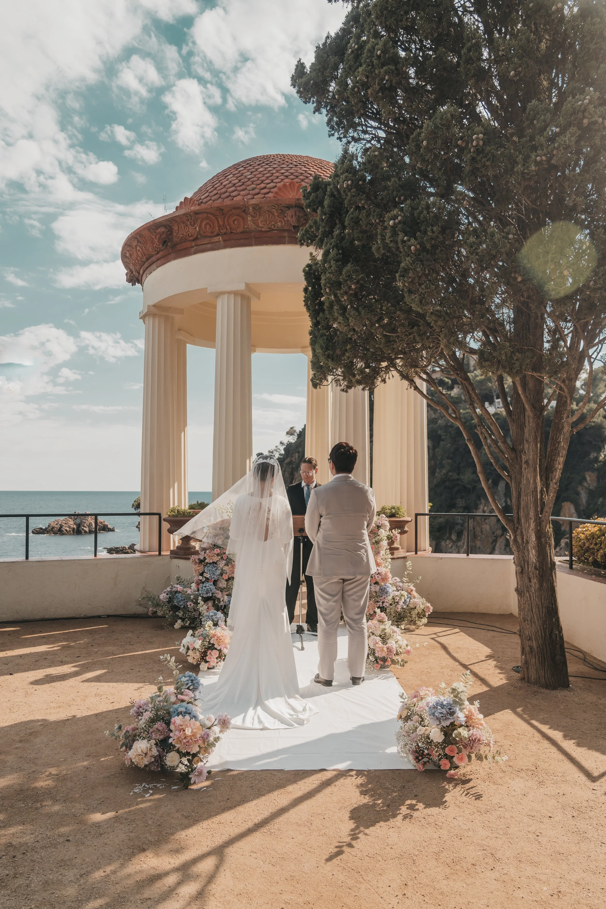 AN INTIMATE ELOPEMENT BETWEEN BLANES AND BARCELONA