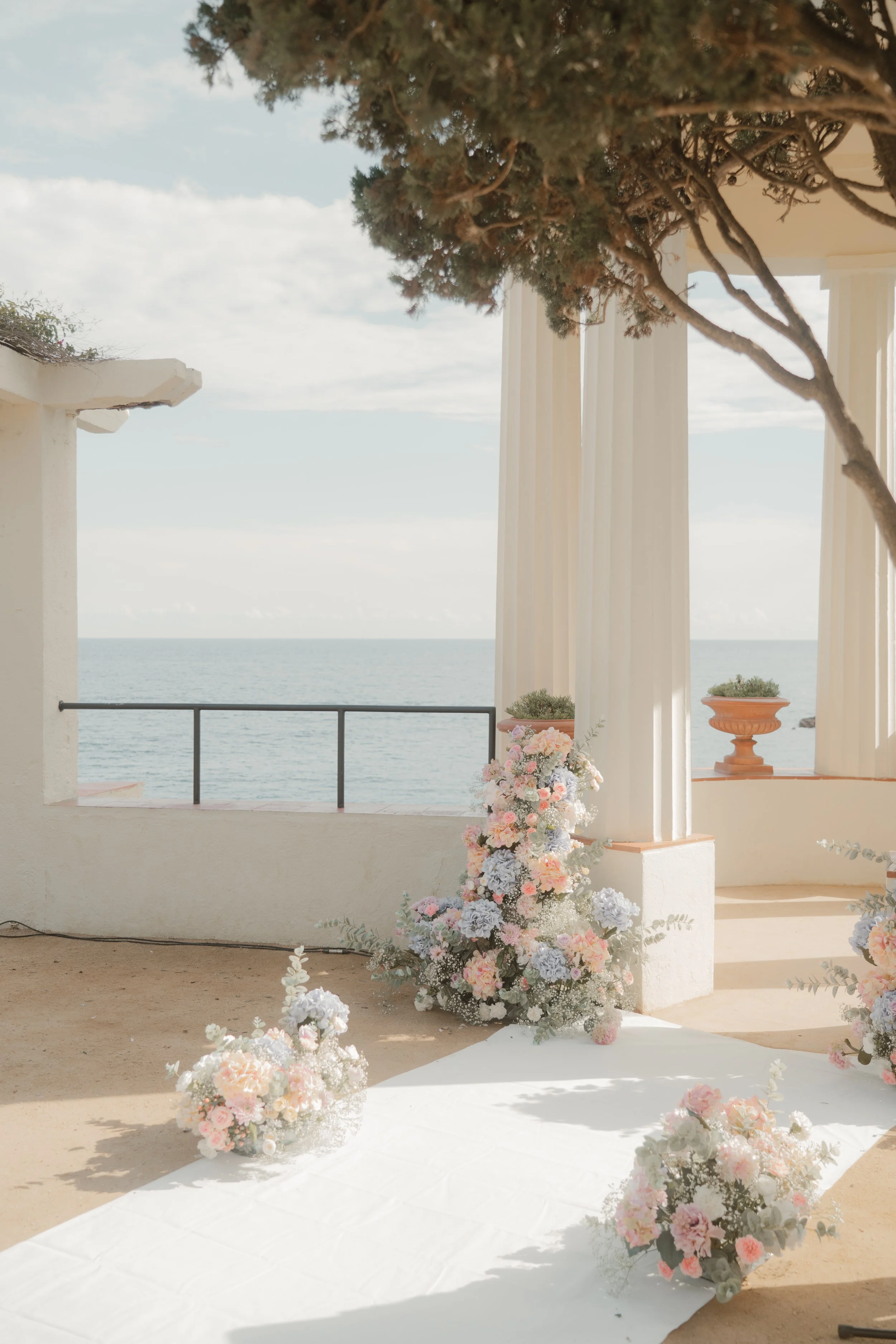 AN INTIMATE ELOPEMENT BETWEEN BLANES AND BARCELONA