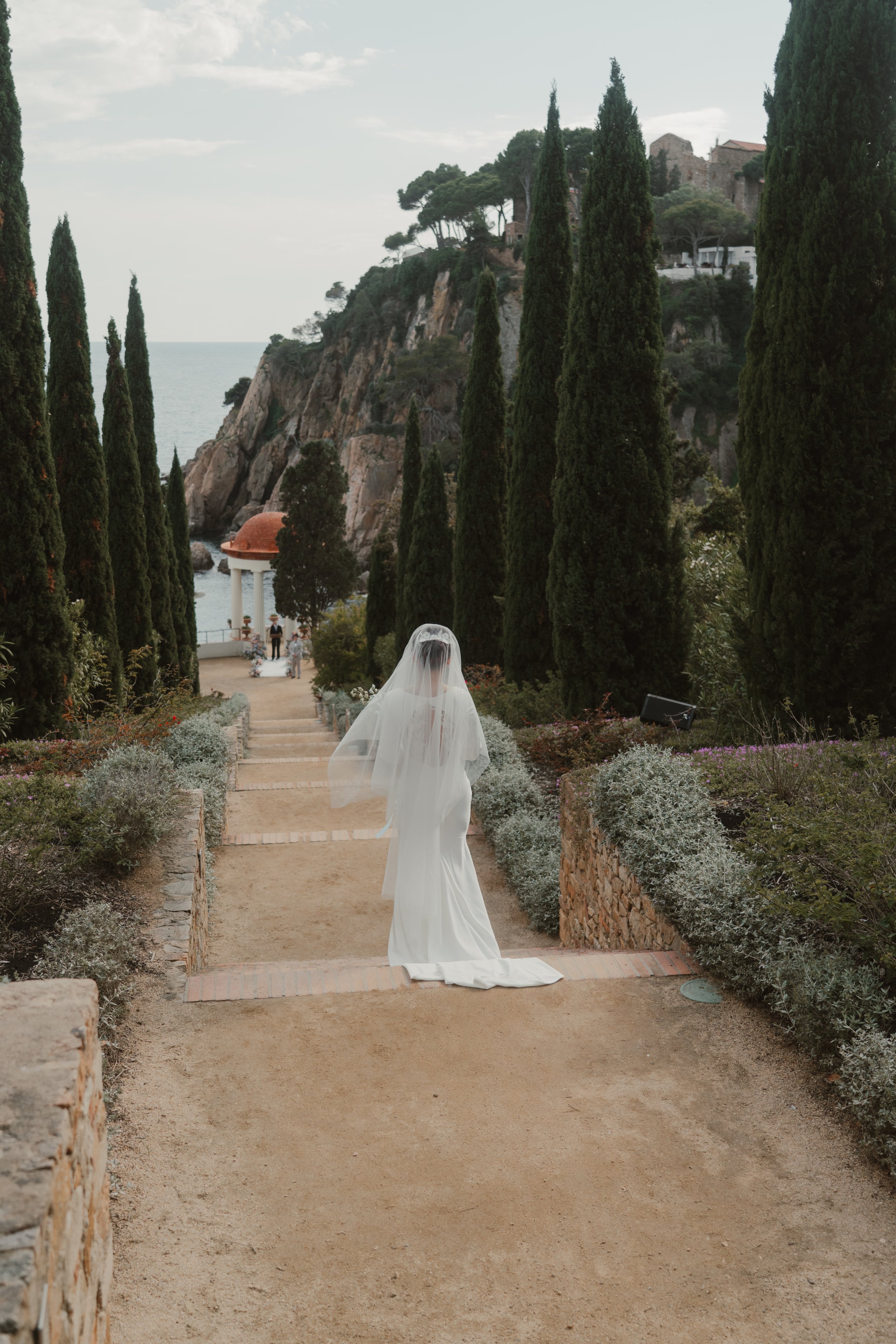 AN INTIMATE ELOPEMENT BETWEEN BLANES AND BARCELONA