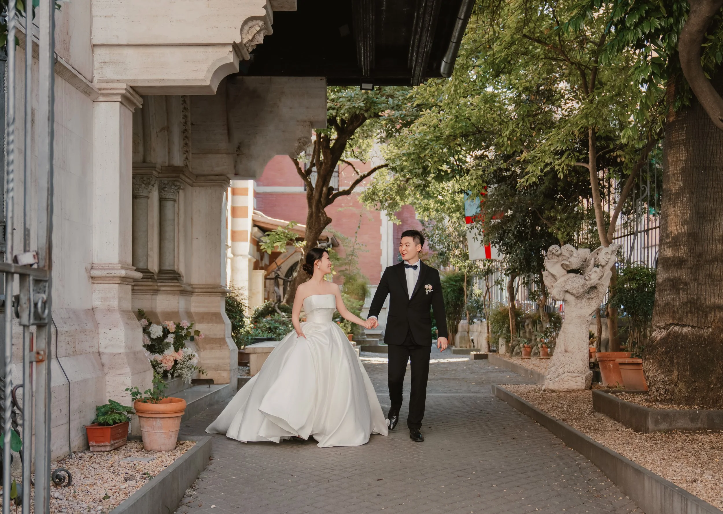 AN INTIMATE ELOPEMENT IN ROME