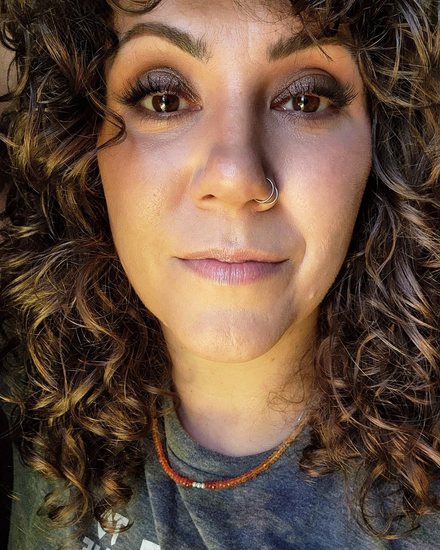 🌿✨ Meet Stevie ✨🌿

Stevie believes healing happens in community&mdash;and that everyone deserves a space where they feel safe, supported, and welcome exactly as they are.

A 500-hour trauma-informed yoga teacher, barre and POUND instructor, and rec