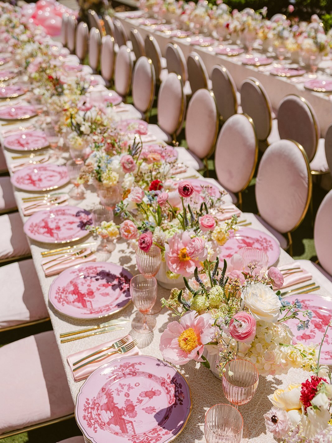 It&rsquo;s the thoughtful details that transform a beautiful space into an unforgettable experience. We balanced grand, skyline-framing moments with intimate, personalized touches, from the rooftop tablescape to the bespoke guest portraits and a spra